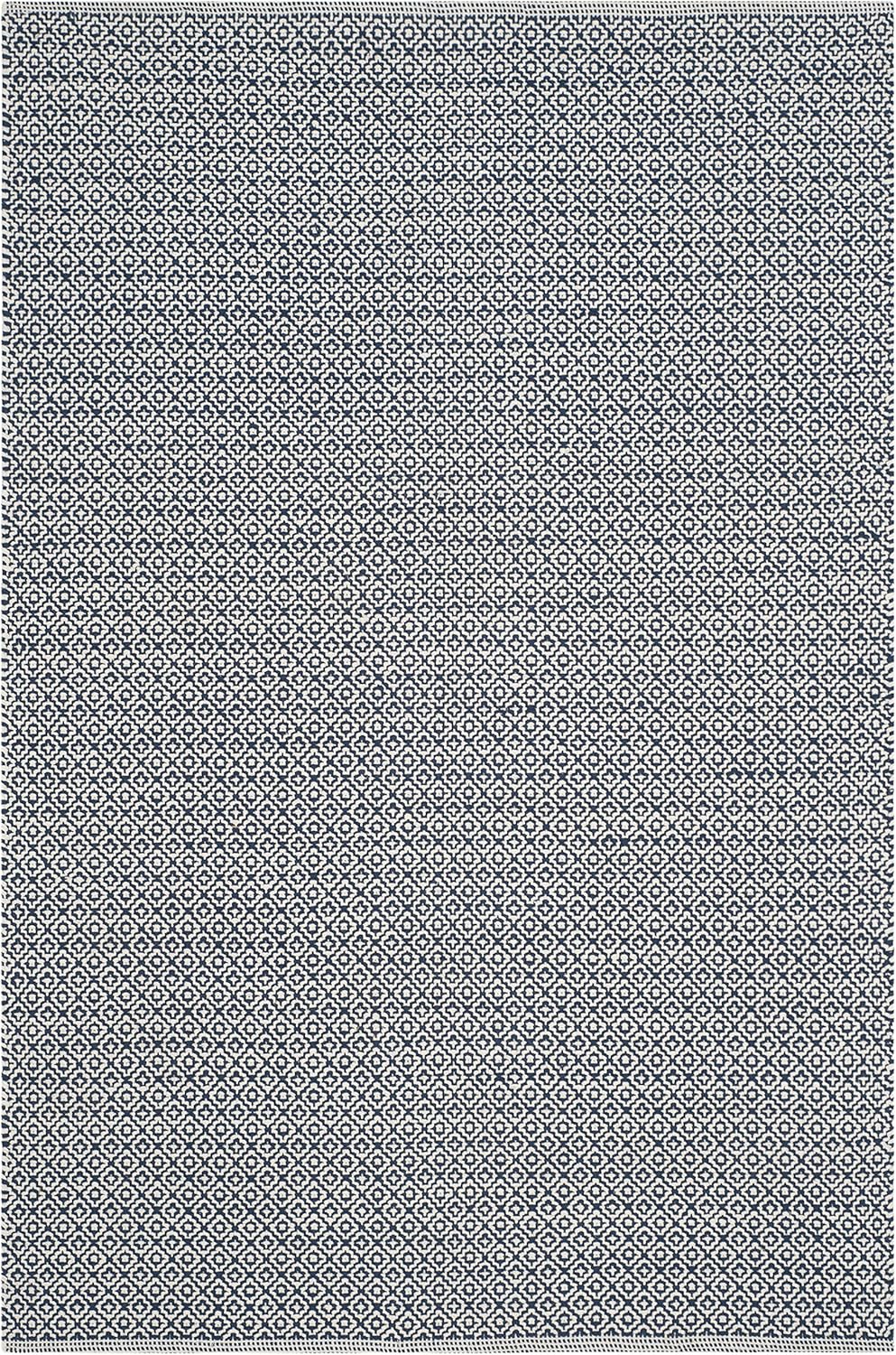 SAFAVIEH Montauk Collection Accent Rug - 4' x 6', Ivory & Navy, Handmade Cotton, Ideal for High Traffic Areas in Entryway, Living Room, Bedroom (MTK717H)