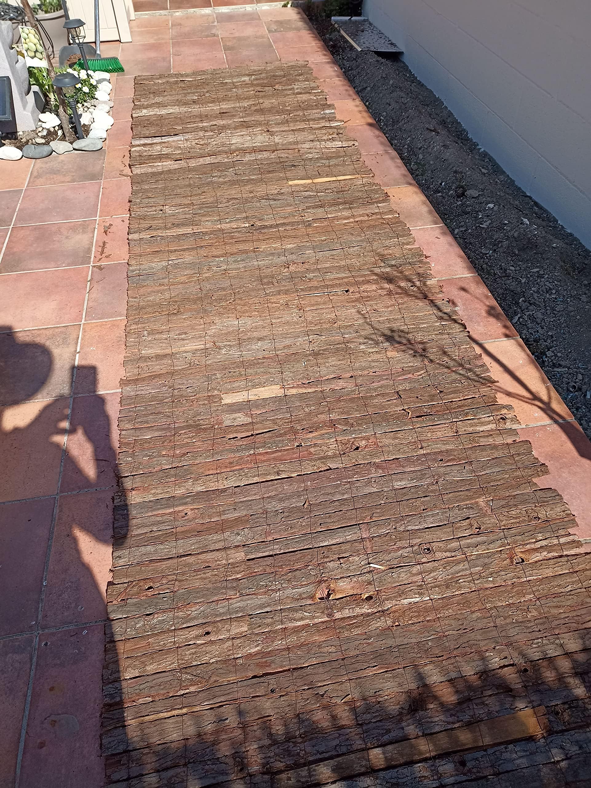 Suinga Corteza Natural Simple Cara 2x3 m | Cerramiento de Corteza de Pino, Valla decorativa y ocultación 95%, marrón