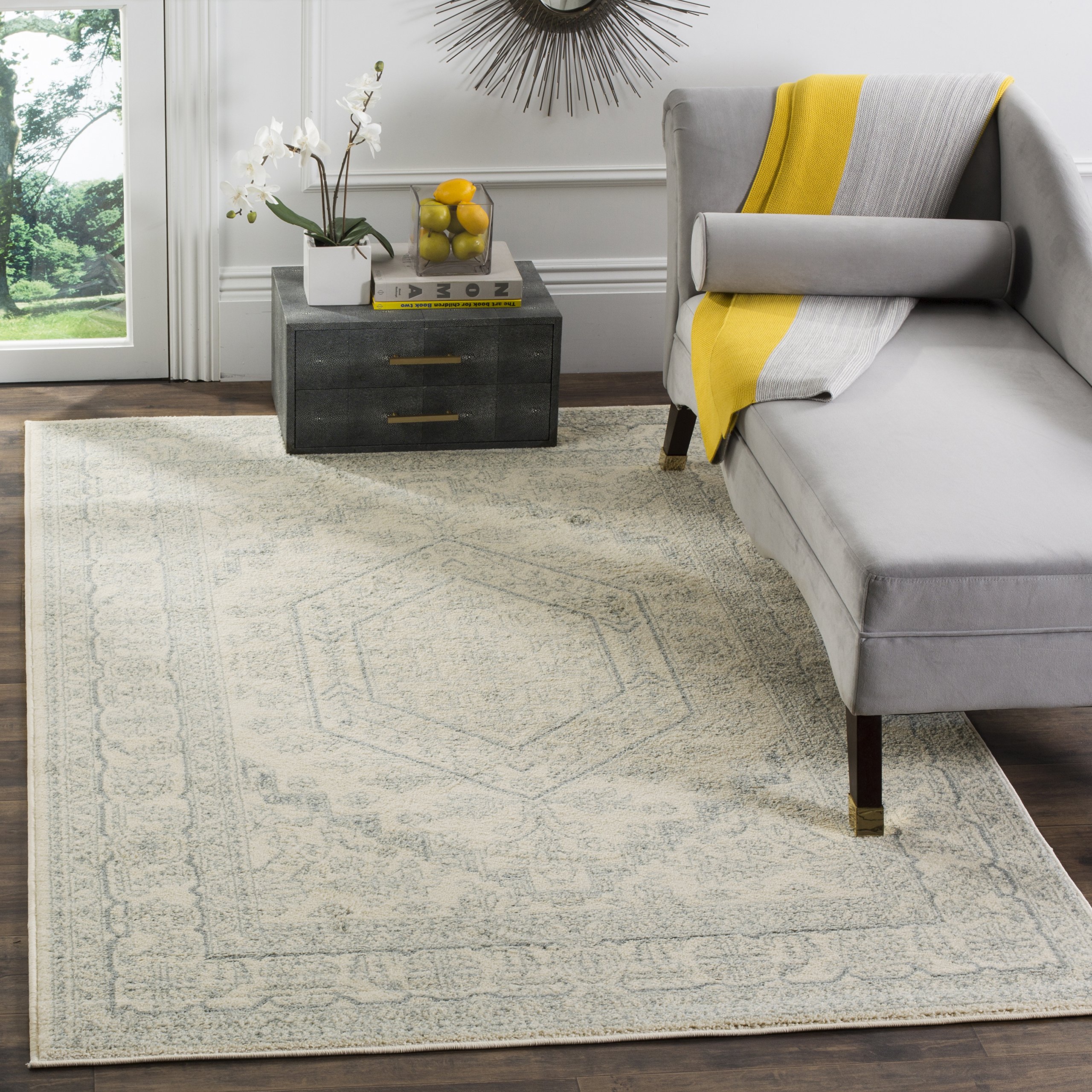 SAFAVIEH Area Rug 6x9 - Adirondack Collection - Ivory & Slate, Oriental Medallion Design, Non-Shedding & Easy to Clean, Ideal for Living Room, Bedroom