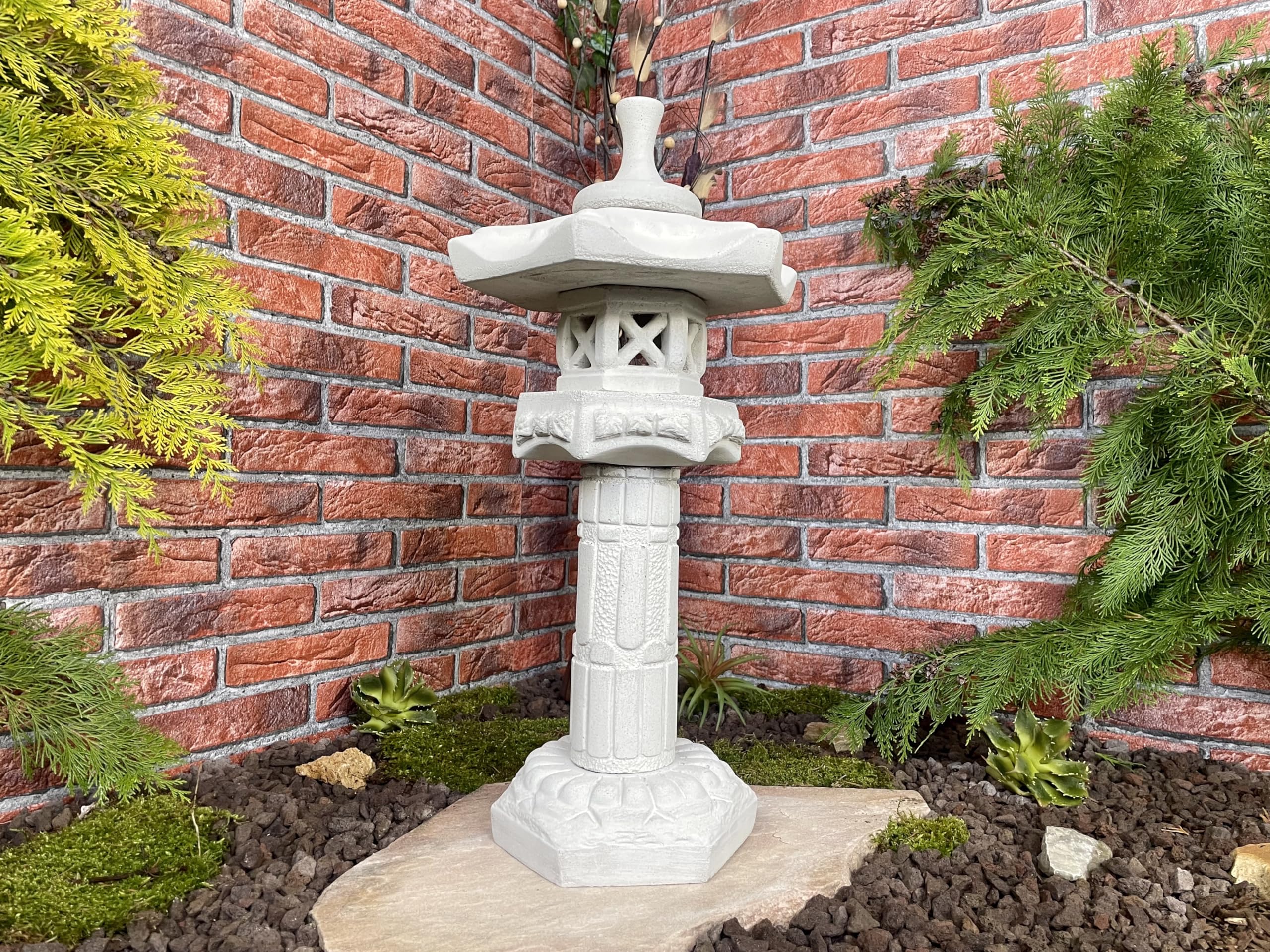 Steintempel im japanischen Stil 'Yukimi auf Säule A' - Handgefertigte Gartenfigur aus regionalem Steinguss - Zen - Dekoration für Garten & Terasse - wetterfest & langlebig