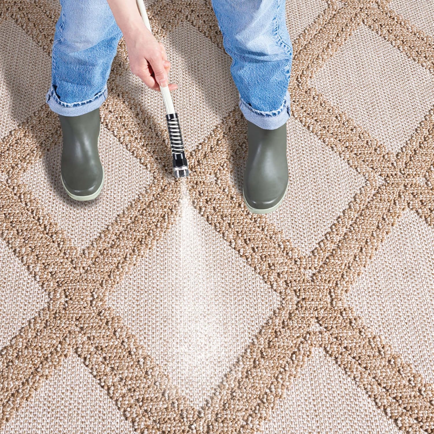 Martha Stewart x SAFAVIEH Outdoor Area Rug Collection - 9' x 12', Beige & Brown, Weather Resistant & Washable, Ideal for Patio, Backyard, Mudroom, Deck, Dining Space (MSRO226B)