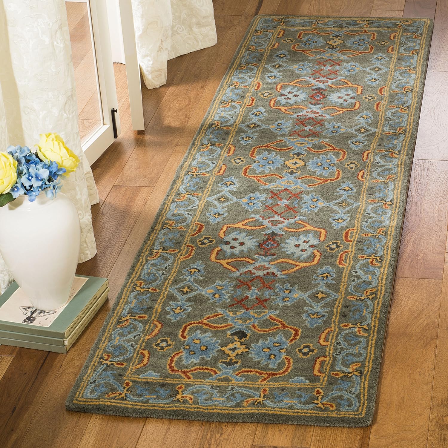 SAFAVIEH Heritage Collection Area Rug - 6' x 9', Sage & Blue, Handmade Traditional Oriental Wool, Ideal for High Traffic Areas in Living Room, Bedroom (HG741W)