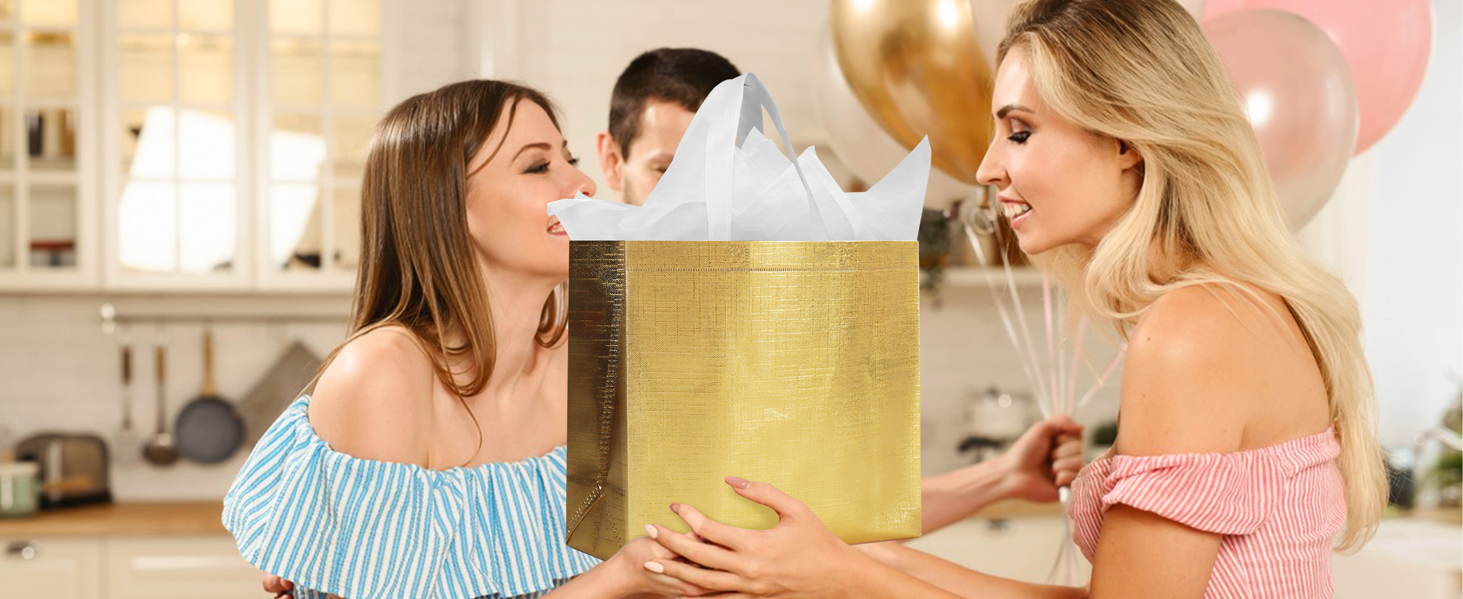 cabzymx 25 Pcs Gold Reusable Gift Bags with Metallic Design, Non-woven Gift Bag Bulk with Handles, Glossy Party Bags for Wrapping Gifts, Birthday, Wedding, Parties, Graduation-12.6x4.7x11 In