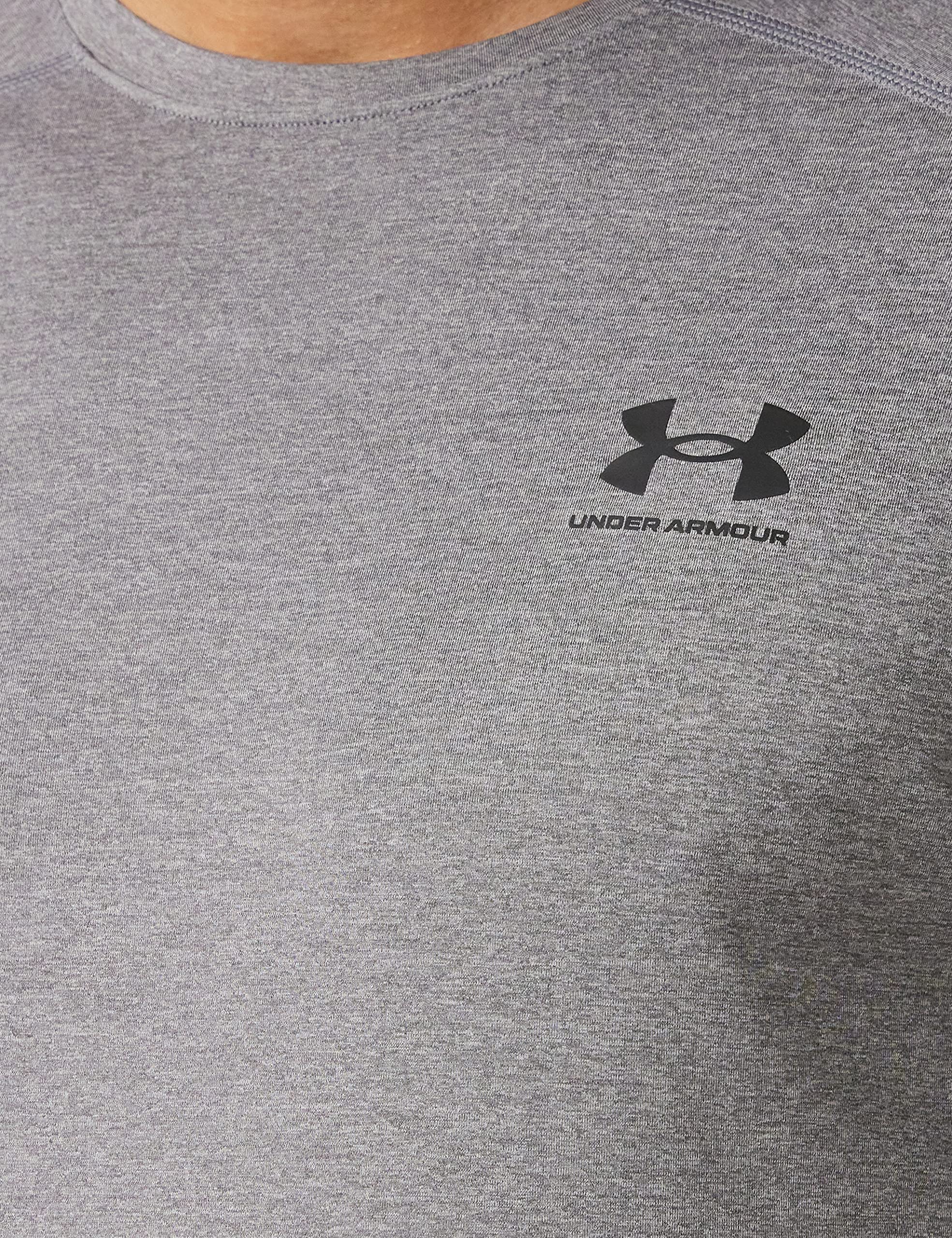 Under Armour M?ska bluza z kapturem Ua Hg Armour dopasowana, sportowa bluza z kapturem Ss o lu?nym kroju, wygodna i ciep?a bluza z kapturem dla m??czyzn