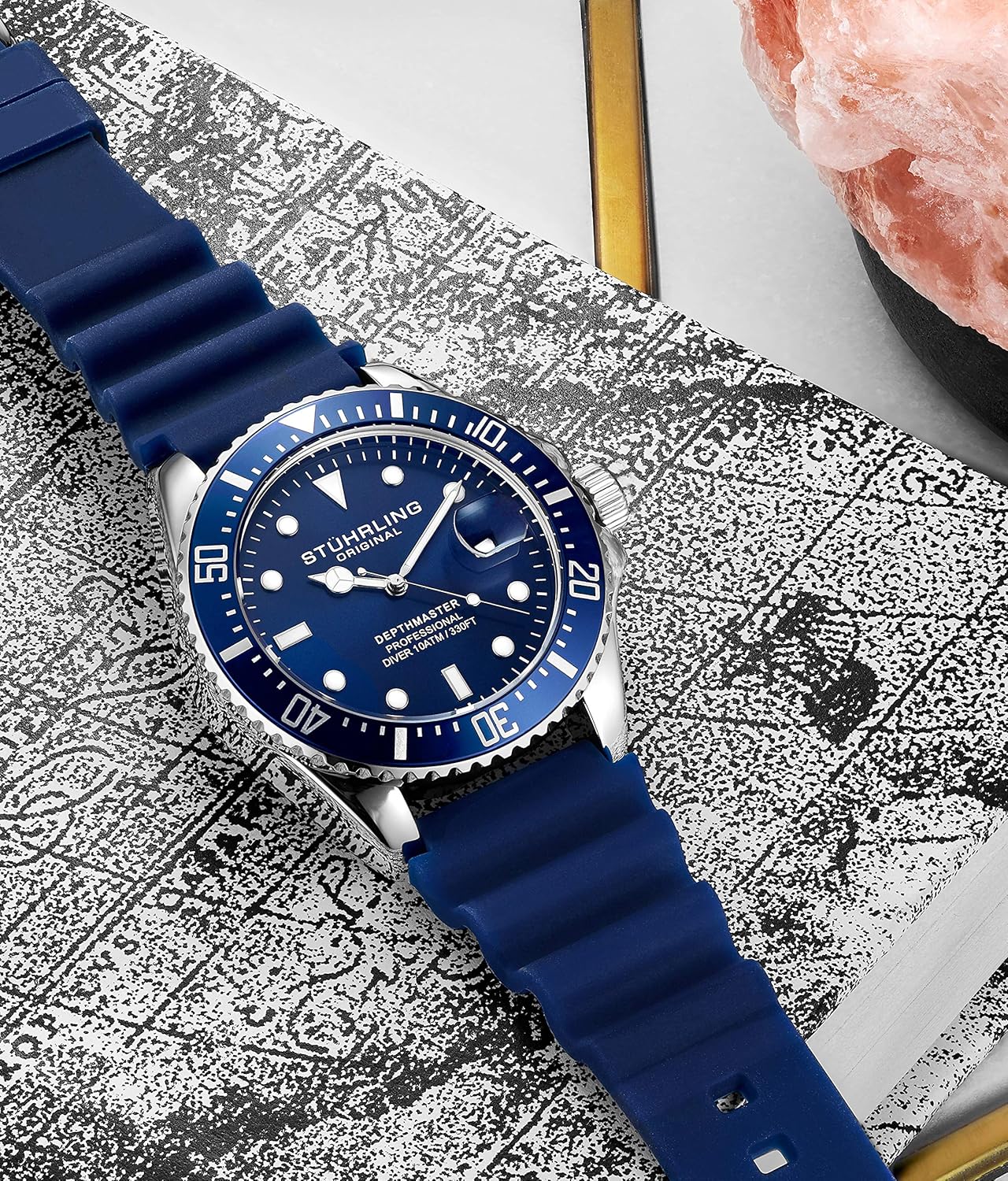 STUHRLING Relógios de mergulho masculinos originais esportivos, relógios de pulso masculinos com coroa aparafusada, resistente à água até mostrador analógico de 100 metros,… em promoção! Veja a oferta e mais achadinhos de Relógios de pulso 2 Hoje é o melhor dia para comprar STUHRLING Relógios de mergulho masculinos originais esportivos, relógios de pulso masculinos com coroa aparafusada, resistente à água até mostrador analógico de 100 metros,… com aquele preço maroto! Promoção! Aproveite a oferta! 2