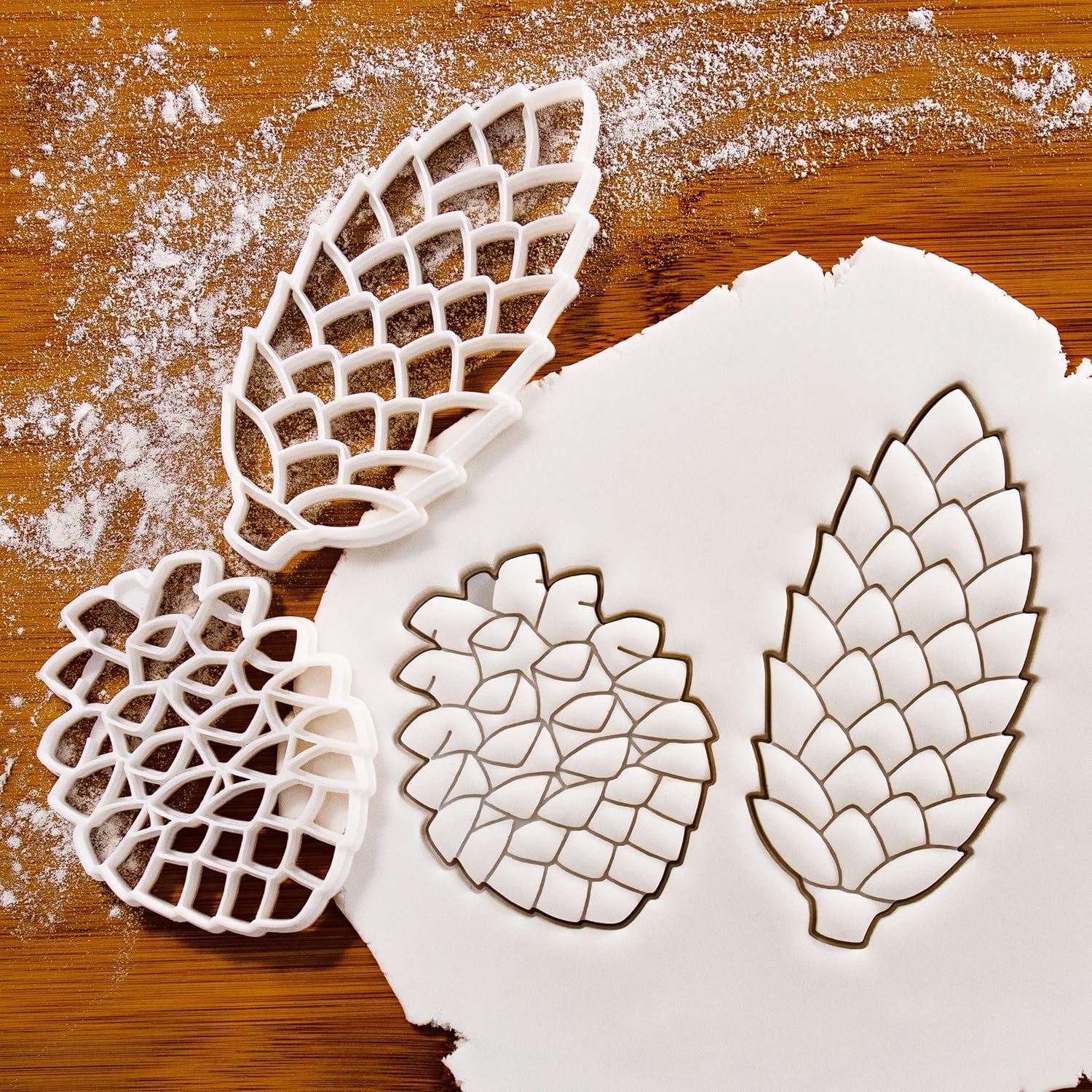 Set of 2 Pine Cone Cookie Cutters, 2 pieces - Bakerlogy