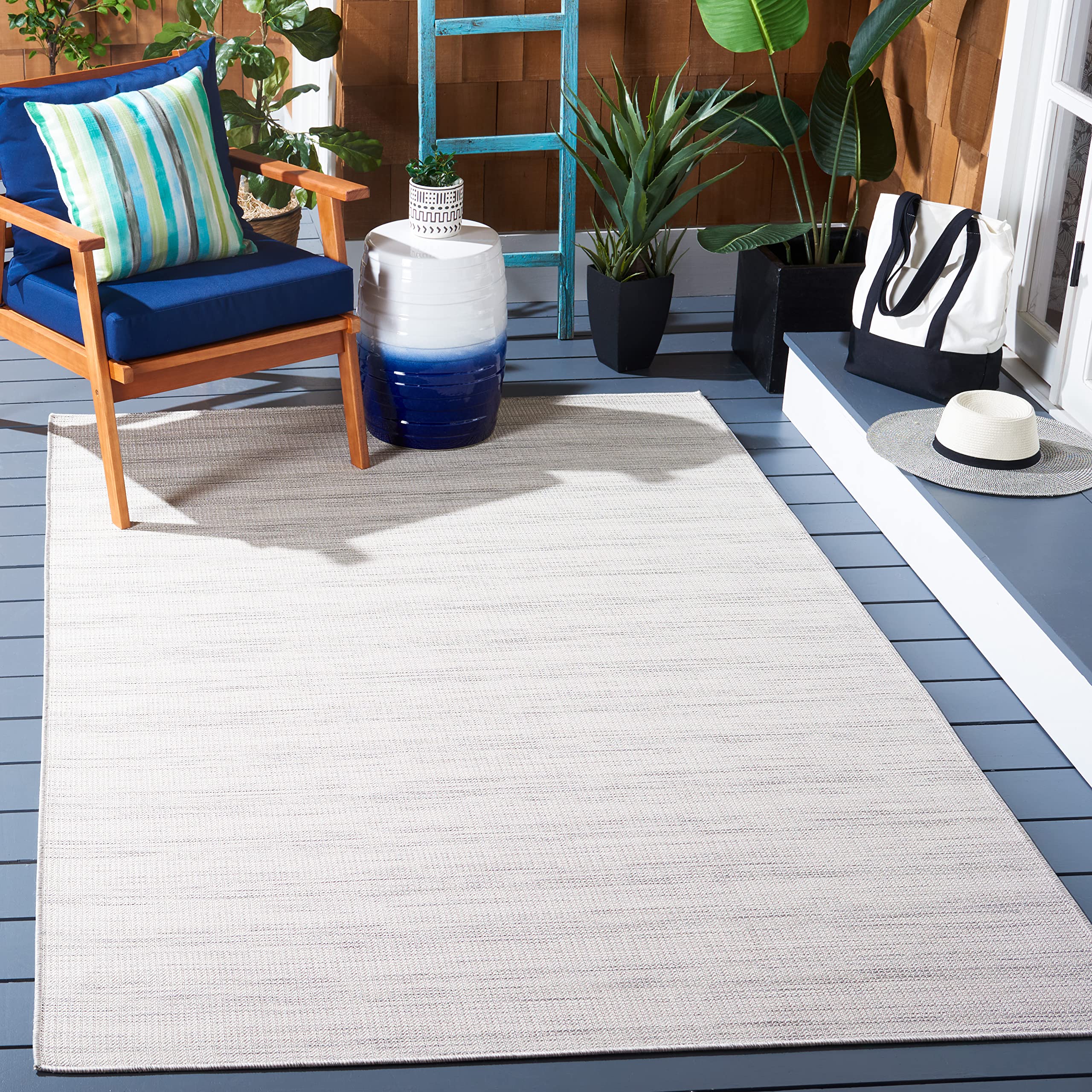 SAFAVIEH Washable Rug Outdoor Hampton Collection - 4' x 6', Ivory & Grey, Non-Shedding & Easy to Clean, Ideal for Patio, Backyard, Mudroom (HTN231A)