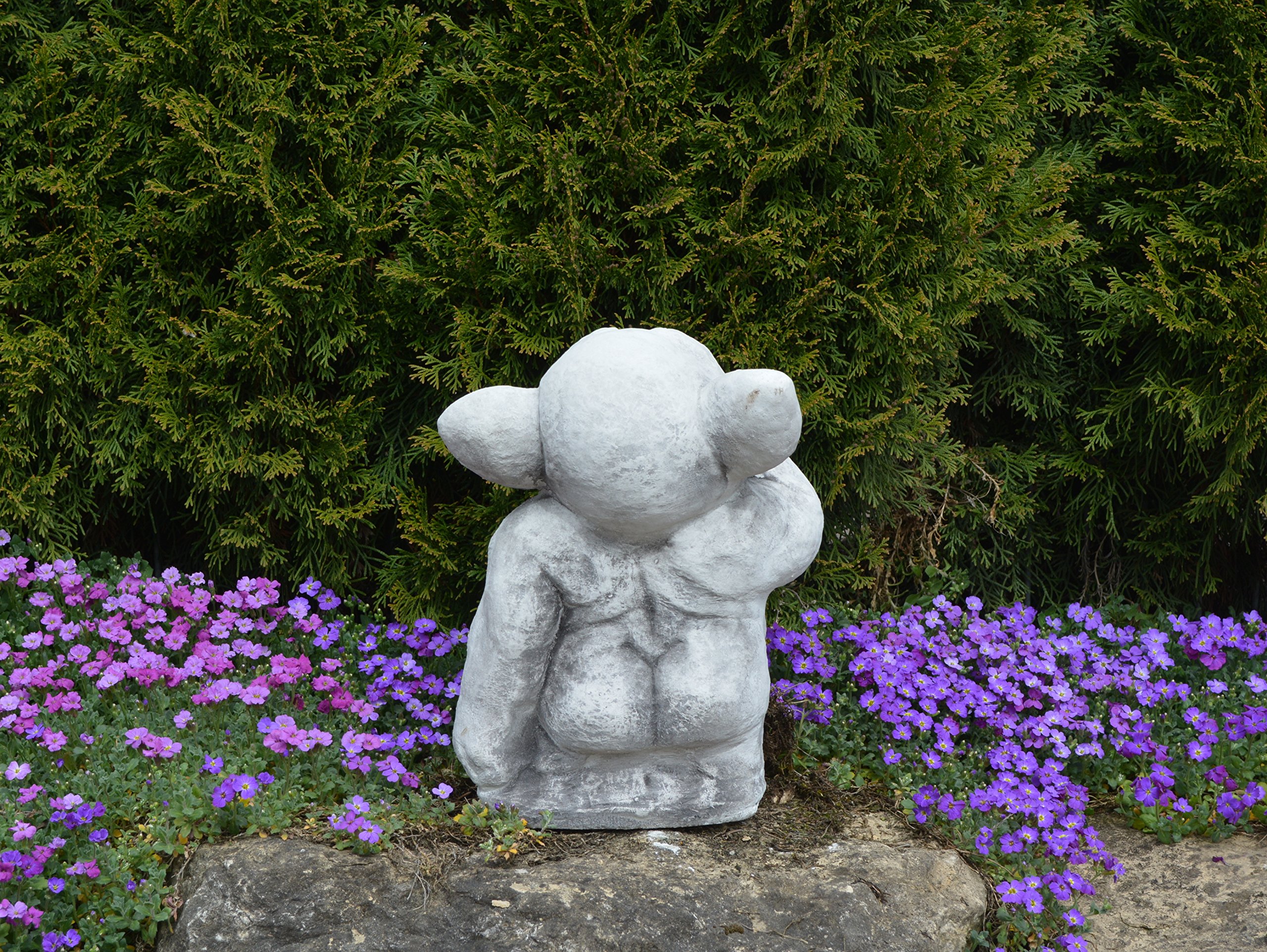 gartendekoparadies.de Lustiger XXL Riesen Troll Figur mit Finger in Nase, Höhe 31 cm, Stellfläche: 21 x 13 cm, Grau, 15 kg aus Steinguss Frostsicher für den Außenbereich