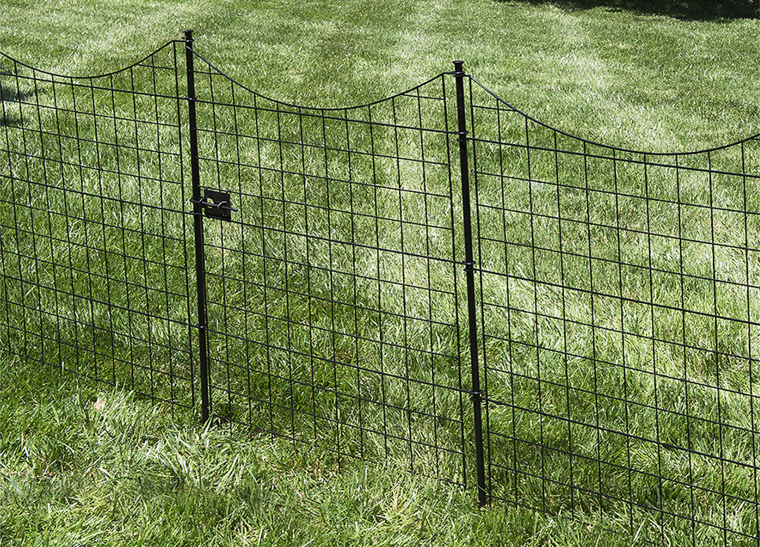 Zippity Outdoor Products 25in Tall Metal Garden Gate With Fence Panels