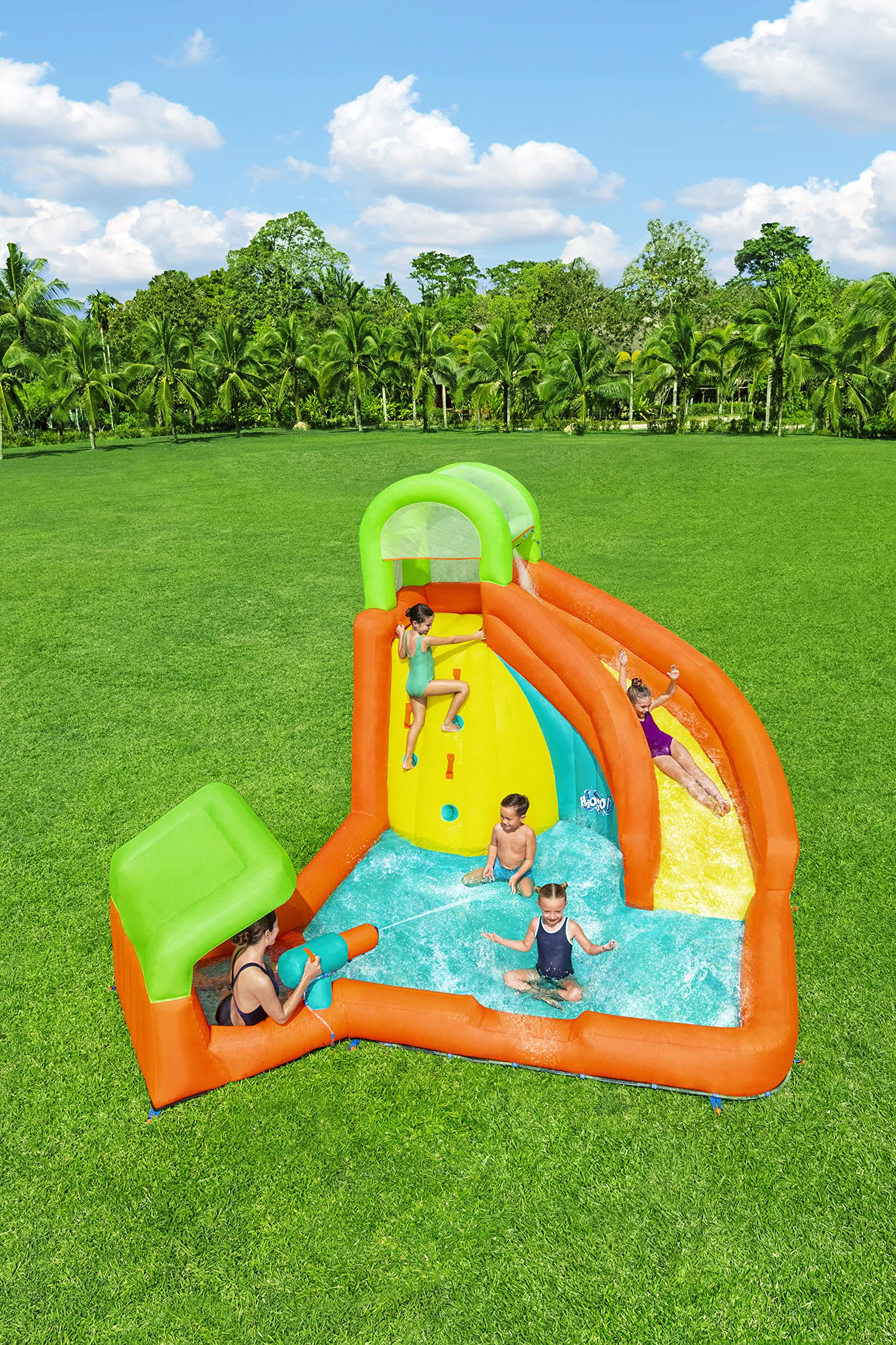 14' x 12'1" x 8'8"/4.26m x 3.69m x 2.64m Canopy Cove MEGA Water Park