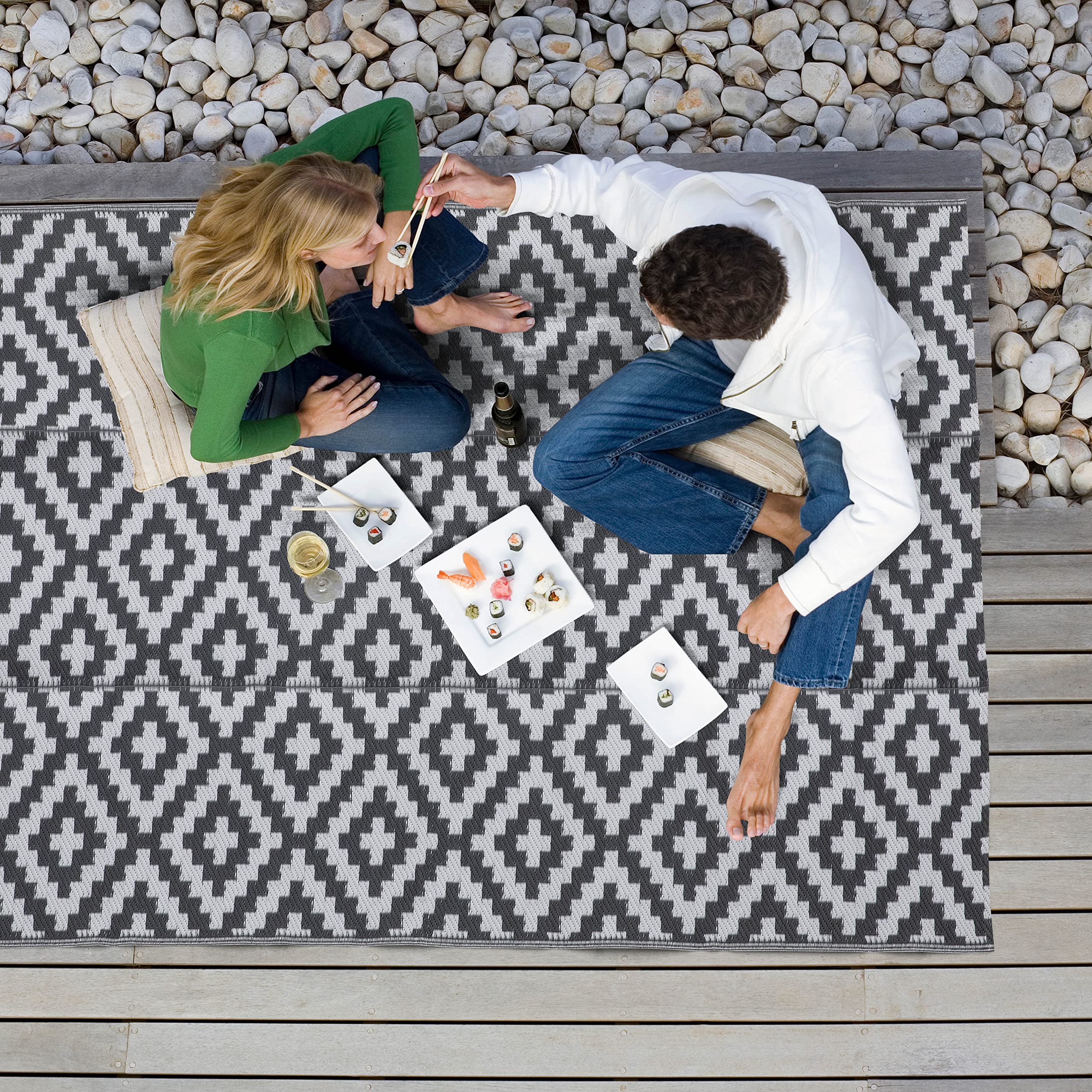 NUU GARDEN Outdoor Reversible Mats Rectangle Area Rugs, Plastic Straw Rug, Large Floor Mat and Rug for Outdoors, RV, Patio, Backyard, Deck, Picnic, Beach, Trailer, Camping/Grey, 6 x 9 ft