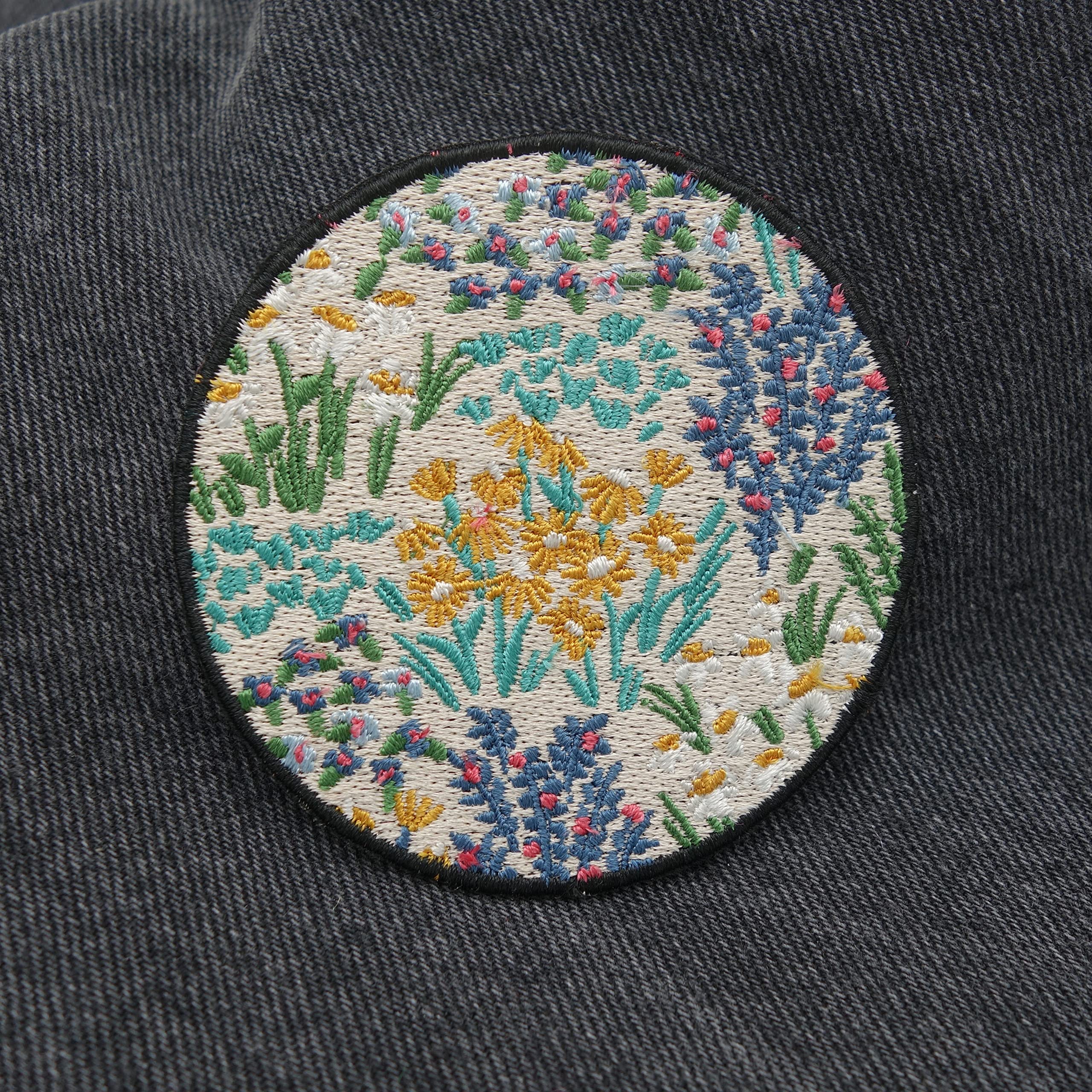 Ronde bloemenweide opstrijkbare patch | Kleurrijke bloemen borduurwerk, bloesem, hippie opstrijkbare patches, Finally Home