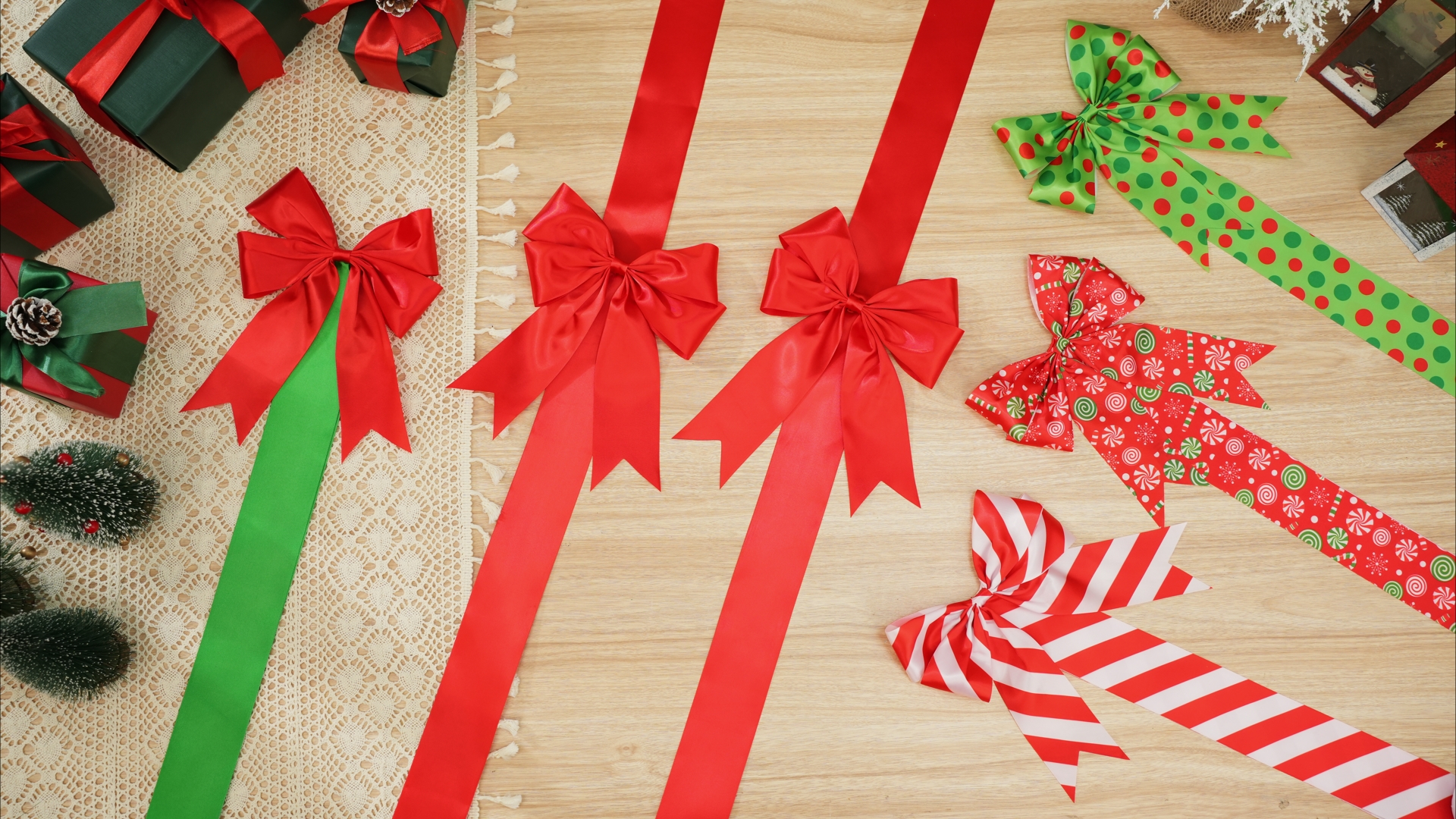 Syhood 4 Pcs 9" Mini Christmas Wreath Mini Cabinet Wreaths For Kitchen Christmas Red