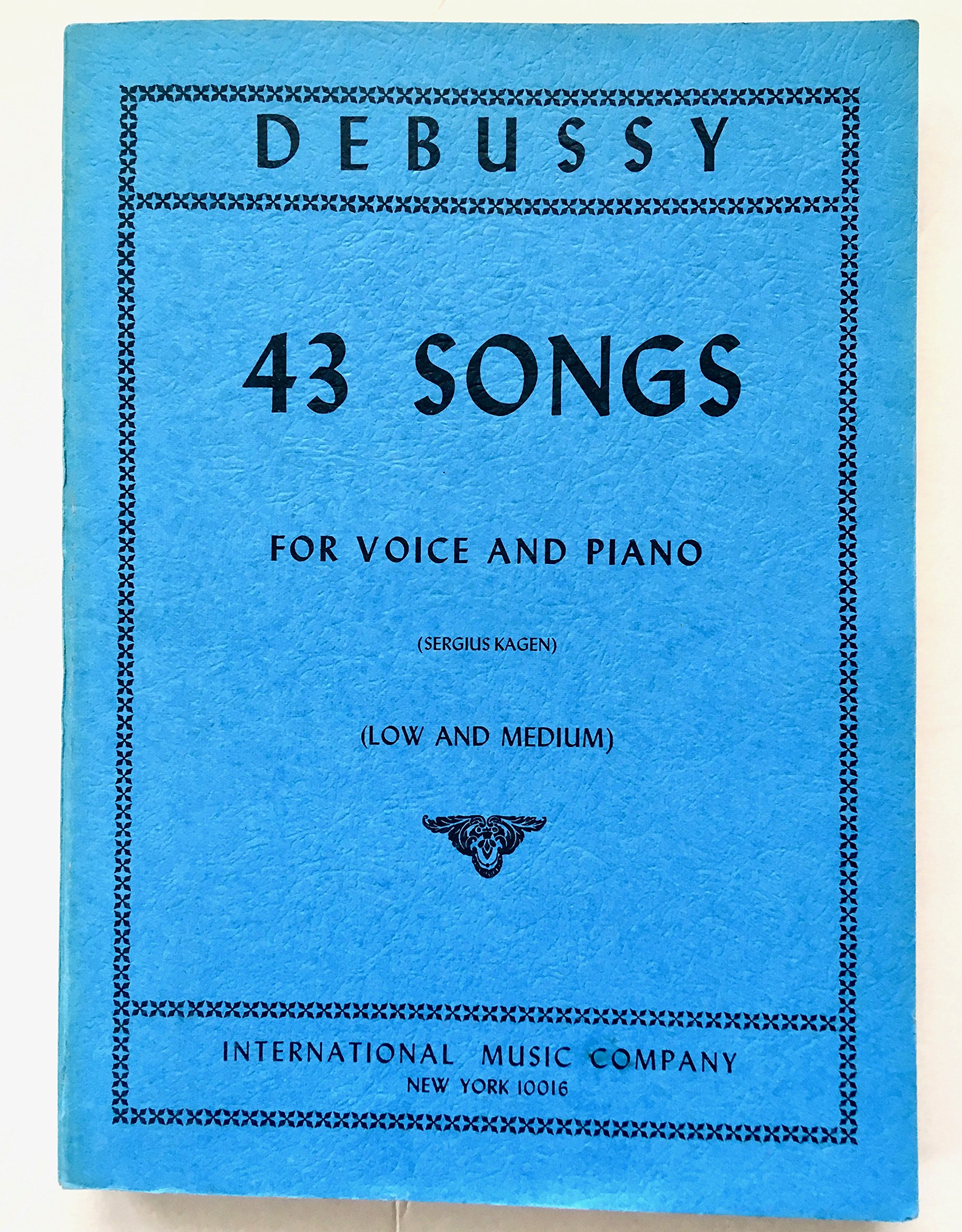 Debussy: 43 Songs for Voice and Piano Low and Medium No. 1136