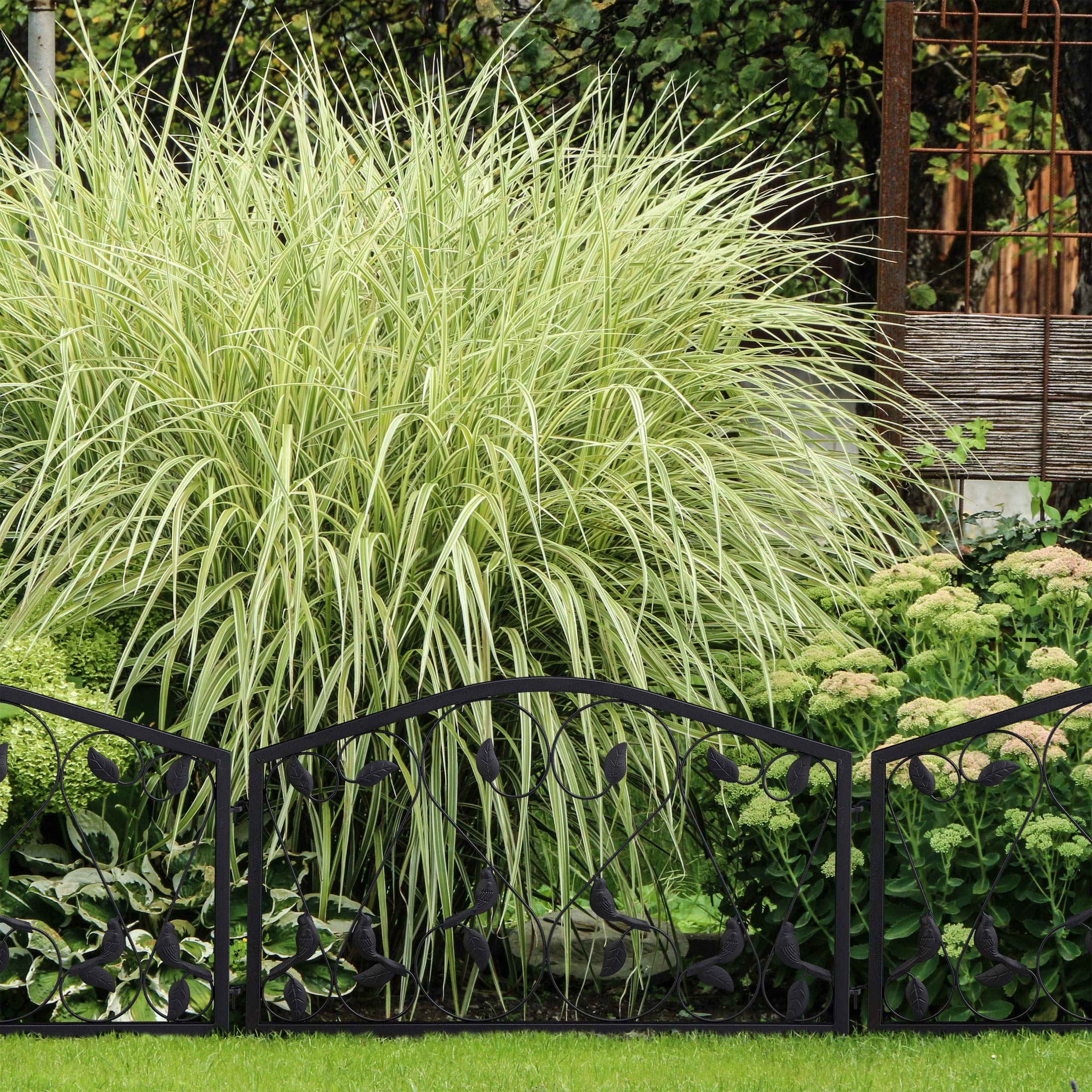 Relaxdays Recinzione da Giardino, Set 4 Pareti per Sentieri, Bordure per Aiuole Ferro Design a Foglie, 33x225 cm, Nero
