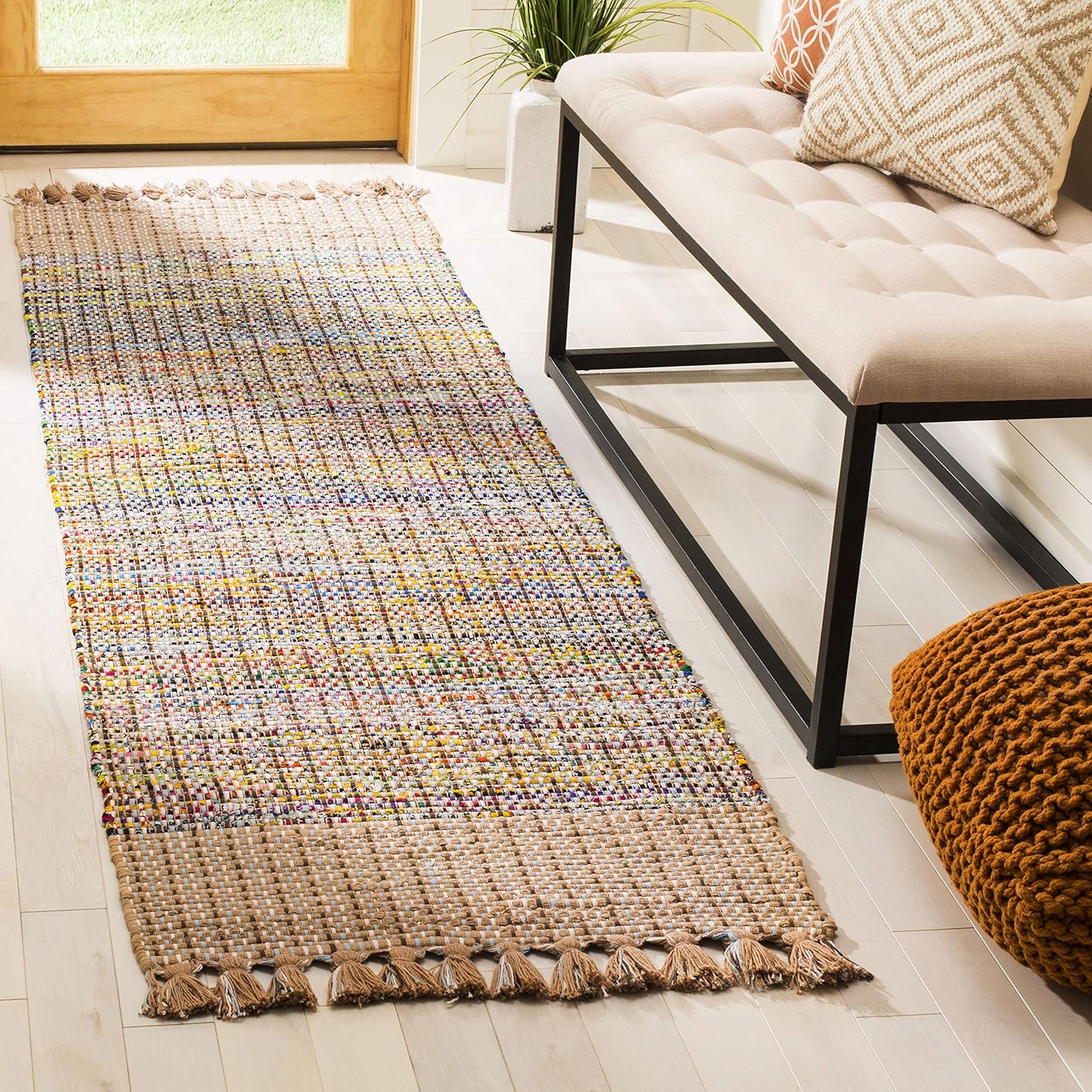 Safavieh Montauk Collection Accent Rug - 2' x 3', Beige & Multi, Handmade Fringe Cotton, Ideal for High Traffic Areas in Entryway, Living Room, Bedroom (MTK972E)
