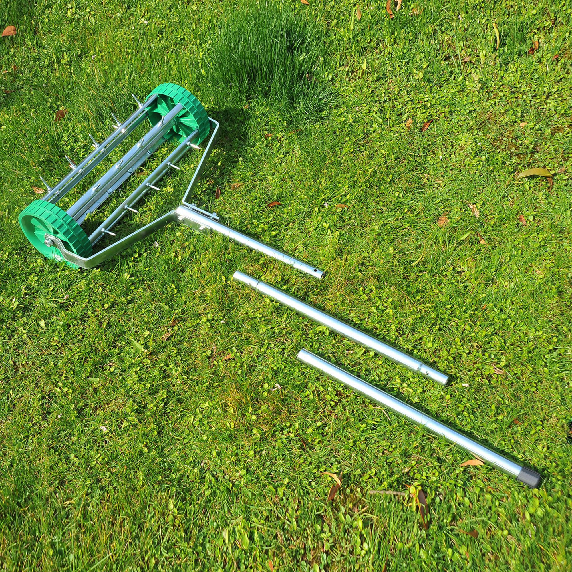Outsunny Rouleau aérateur pour pelouse avec Manche télescopique, 98 x 45 x 87 cm, Vert