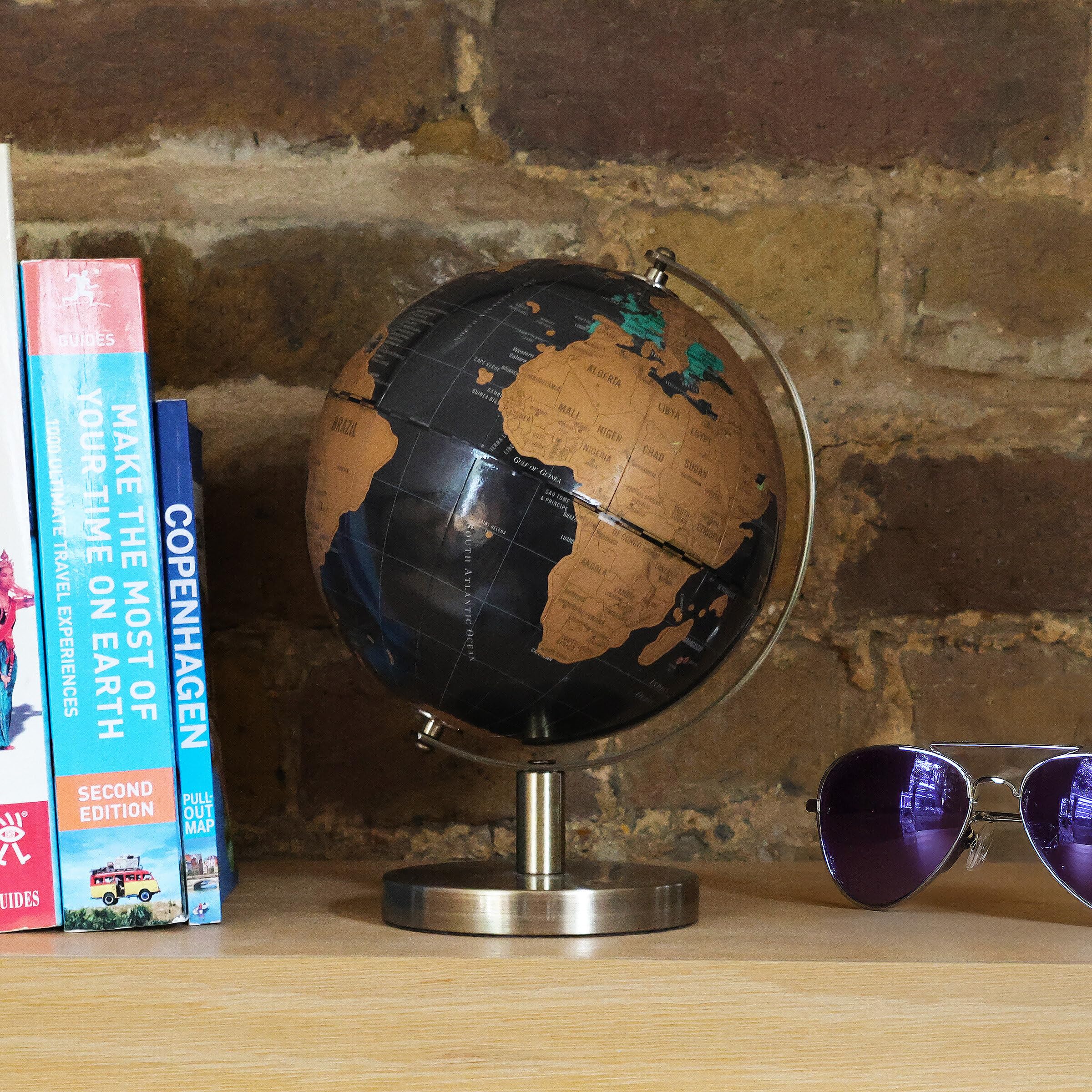 Luckies of London Globe à gratter | Carte décorative pour adultes à marquer les voyages | Décoration de bureau | Petite taille