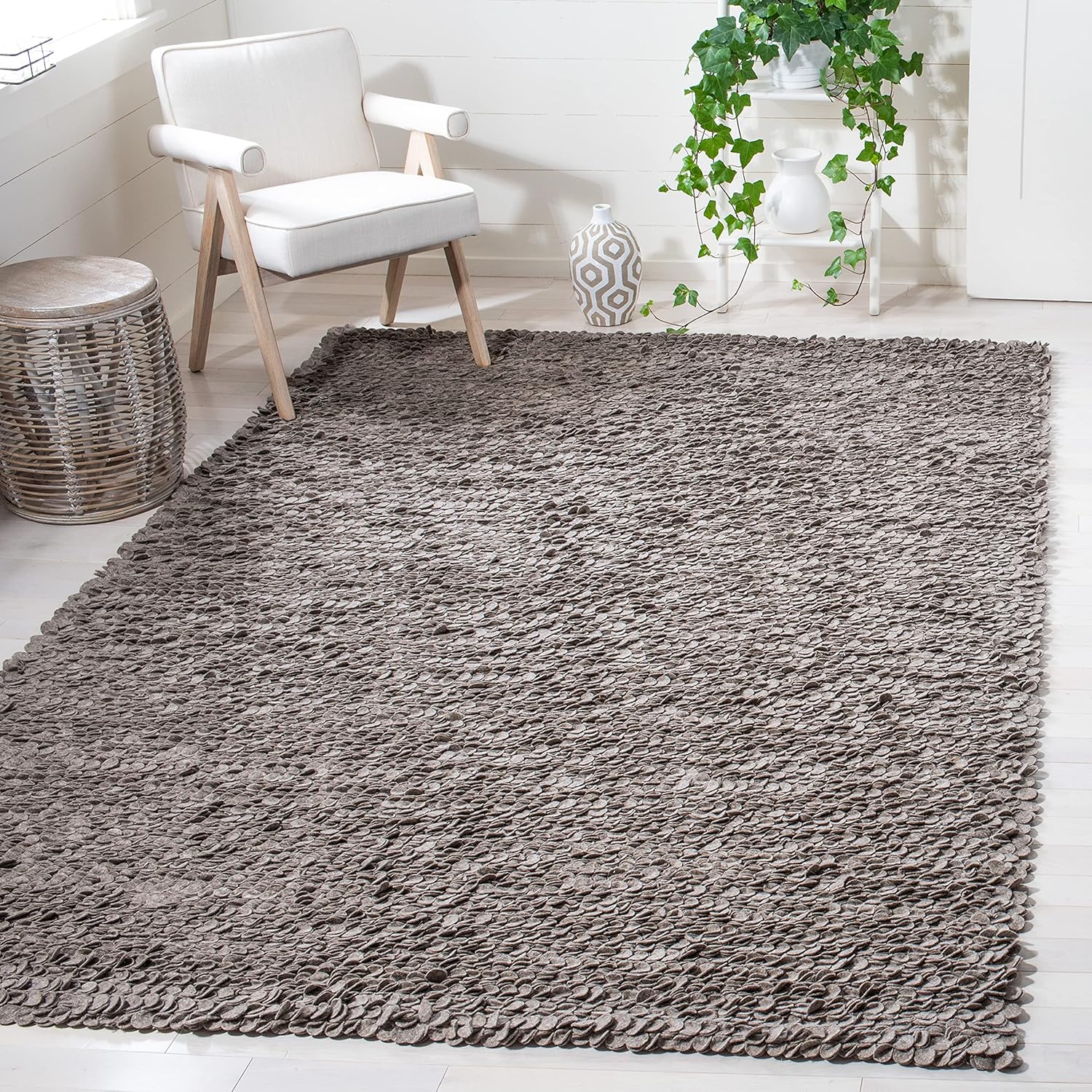 SAFAVIEH Manhattan Collection Area Rug - 8' x 10', Grey, Handmade Modern Wool, Ideal for High Traffic Areas in Living Room, Bedroom (MAN415B)