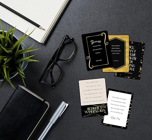 Miniatura 5 de Better Office Products 100 tarjetas con citas de ánimo, citas inspiradoras famosas, todos los diseños únicos, elegante diseño negro y dorado,