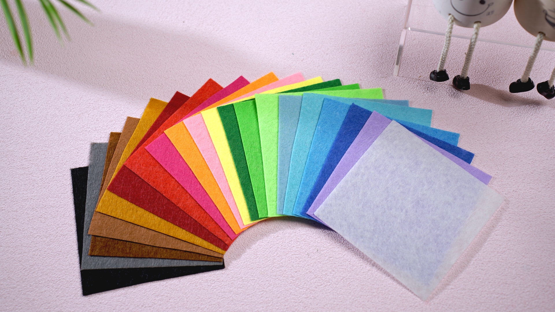 Image of Moukeren 460 Pcs Felt Sheets Bulk 1 mm Soft 20 Assorted Colors, 6 x 6 Inch | Thick Felt Fabric Sheets Sewing Squares, Easy to Cut for Christmas DIY Craft Supplies Decor Nonwoven Patchwork Embroidery