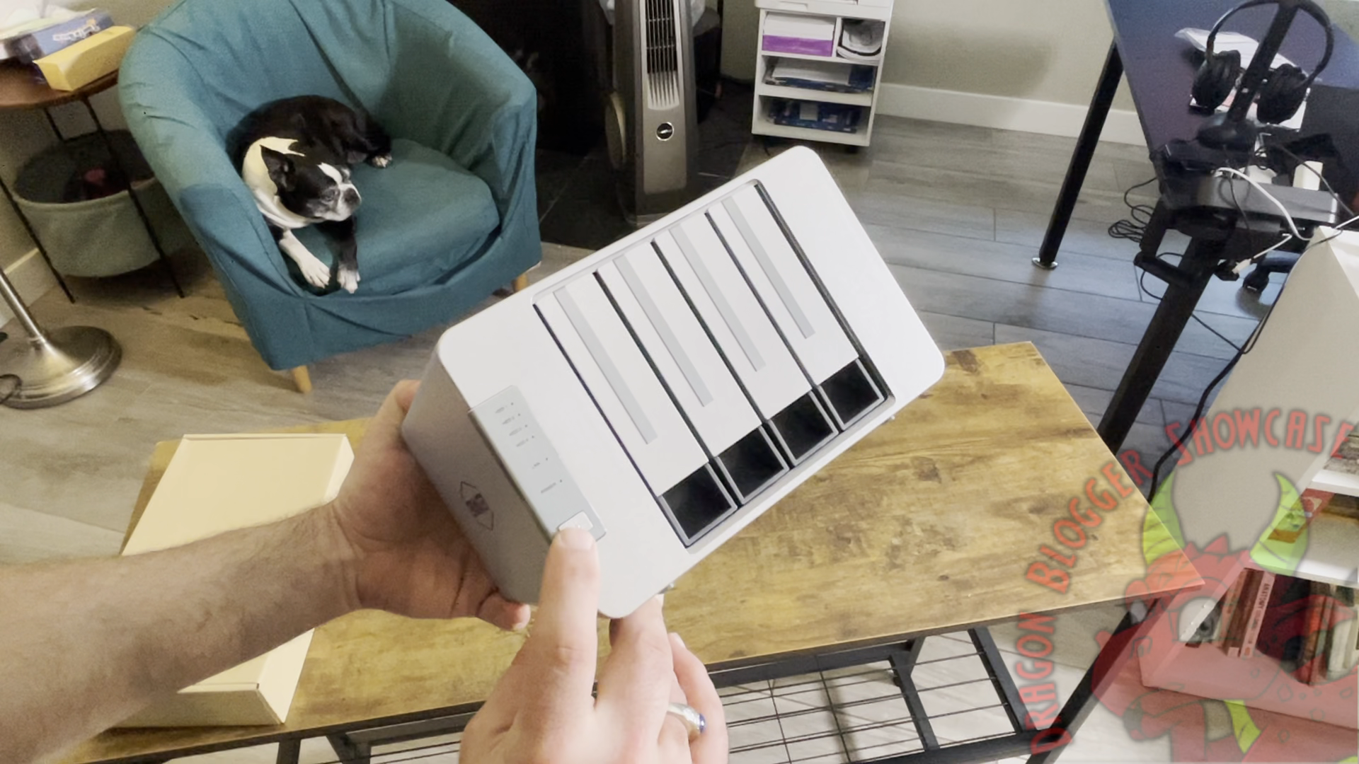 Watch Unboxing the TerraMaster F4-210 4-Bay NAS Media Server on