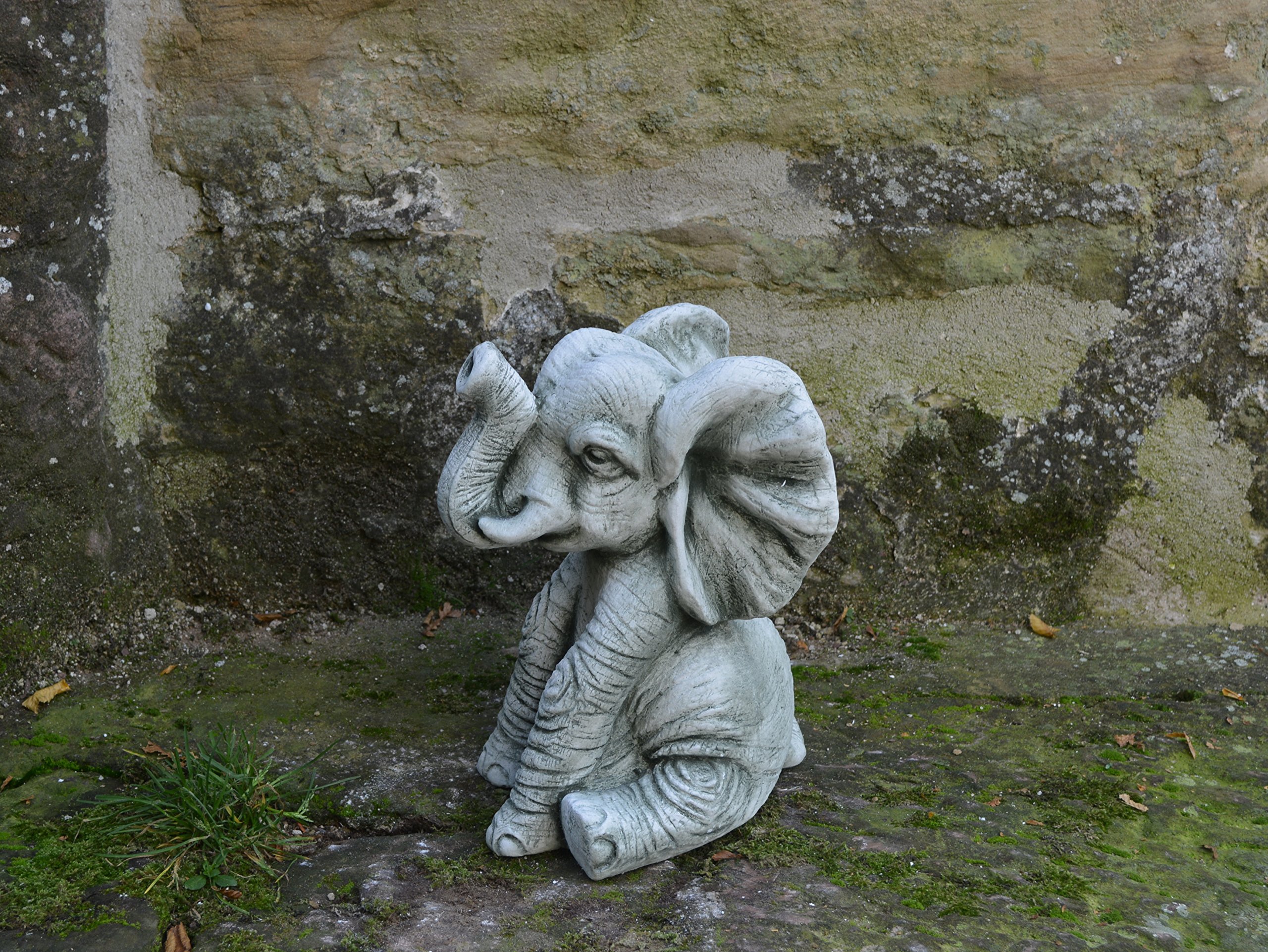 gartendekoparadies.de Lustiger Elefant Steinfigur, H. 28 cm, 10 kg, Grau, Frostsicher aus Steinguss für Außenbereich