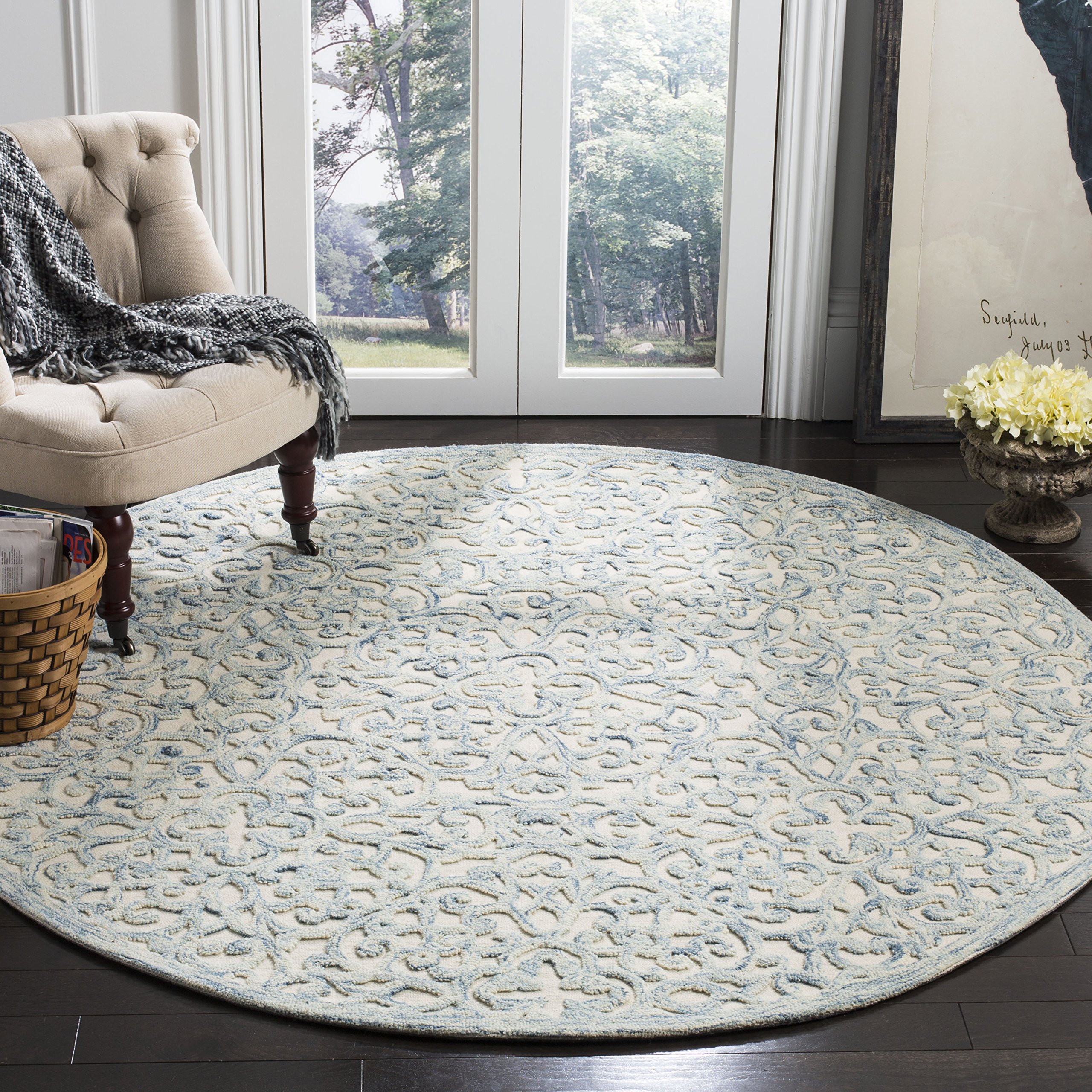 SAFAVIEH Trace Collection Area Rug - 8' Round, Blue & Ivory, Handmade Wool, Ideal for High Traffic Areas in Living Room, Bedroom (TRC103B)