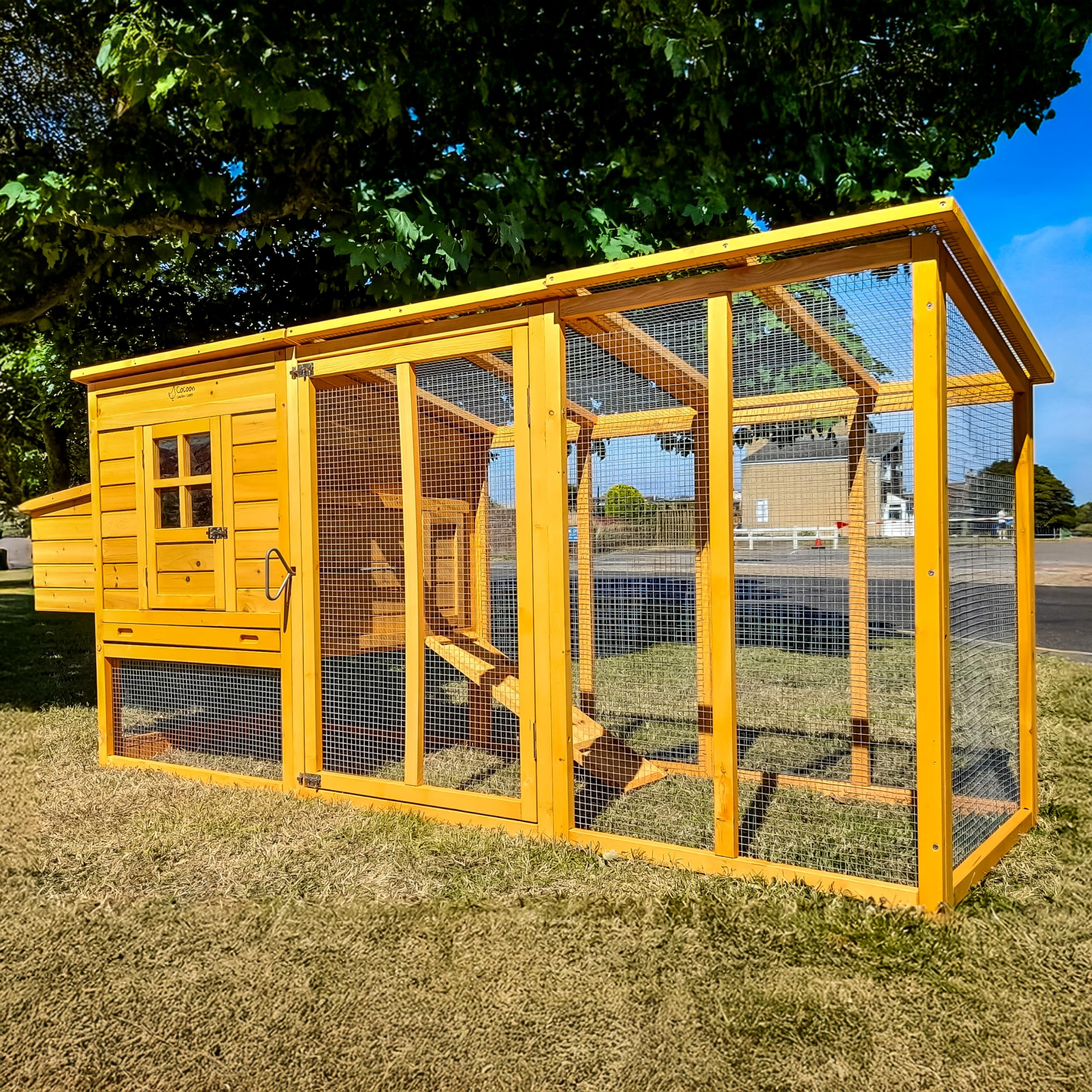 Cocoon 4000WX 8ft Chicken Coop – Wooden Hen House with Pull-Out Tray, 3-Compartment Nest Box, 4 Perches & Opening Roof – Ideal for 4–6 Birds