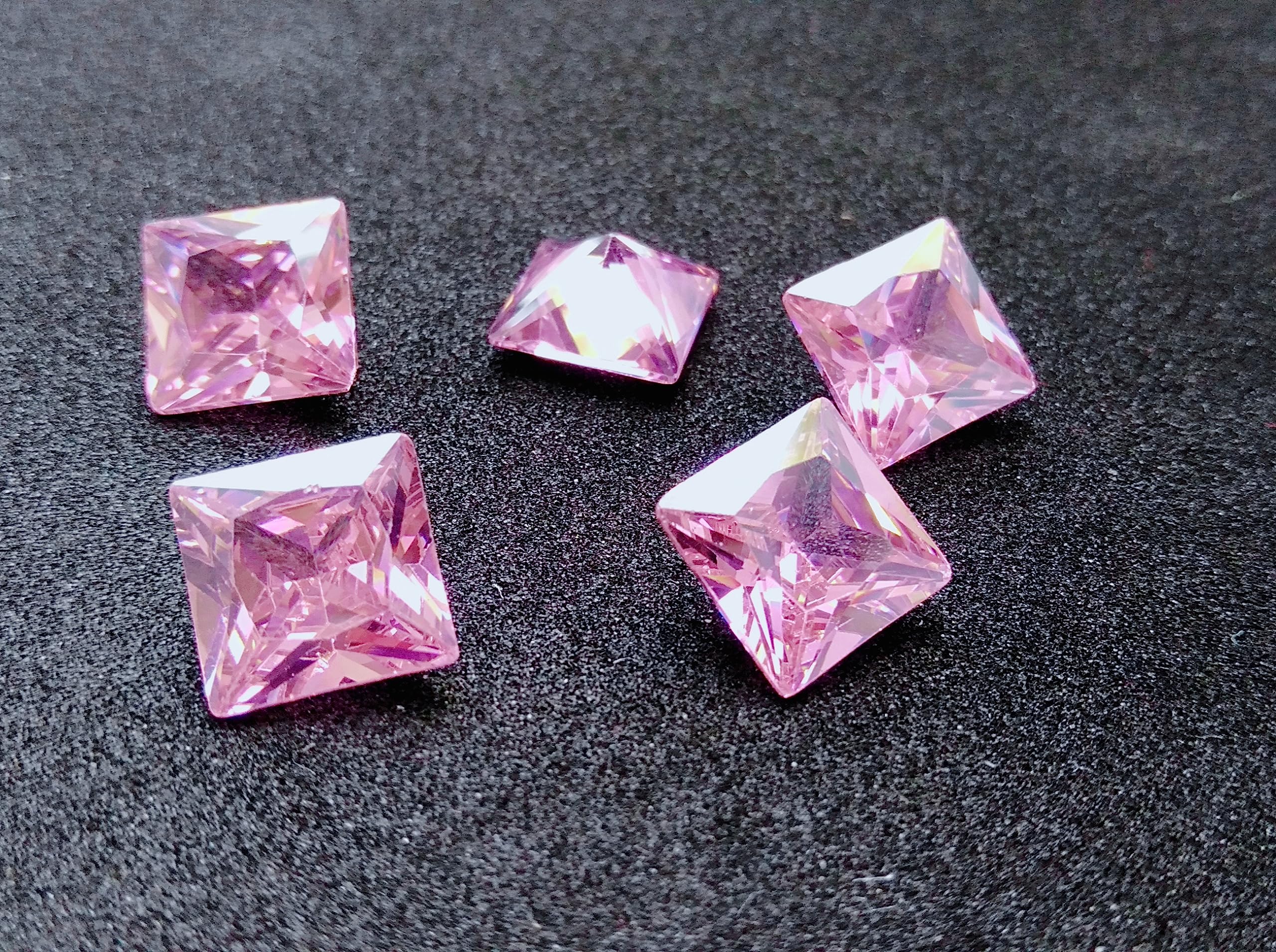 Oxyde de zirconium carré rose de qualité AAA de 2 mm à 10 mm, diamant rose synthétique transparent en vrac pour la fabrication de bijoux