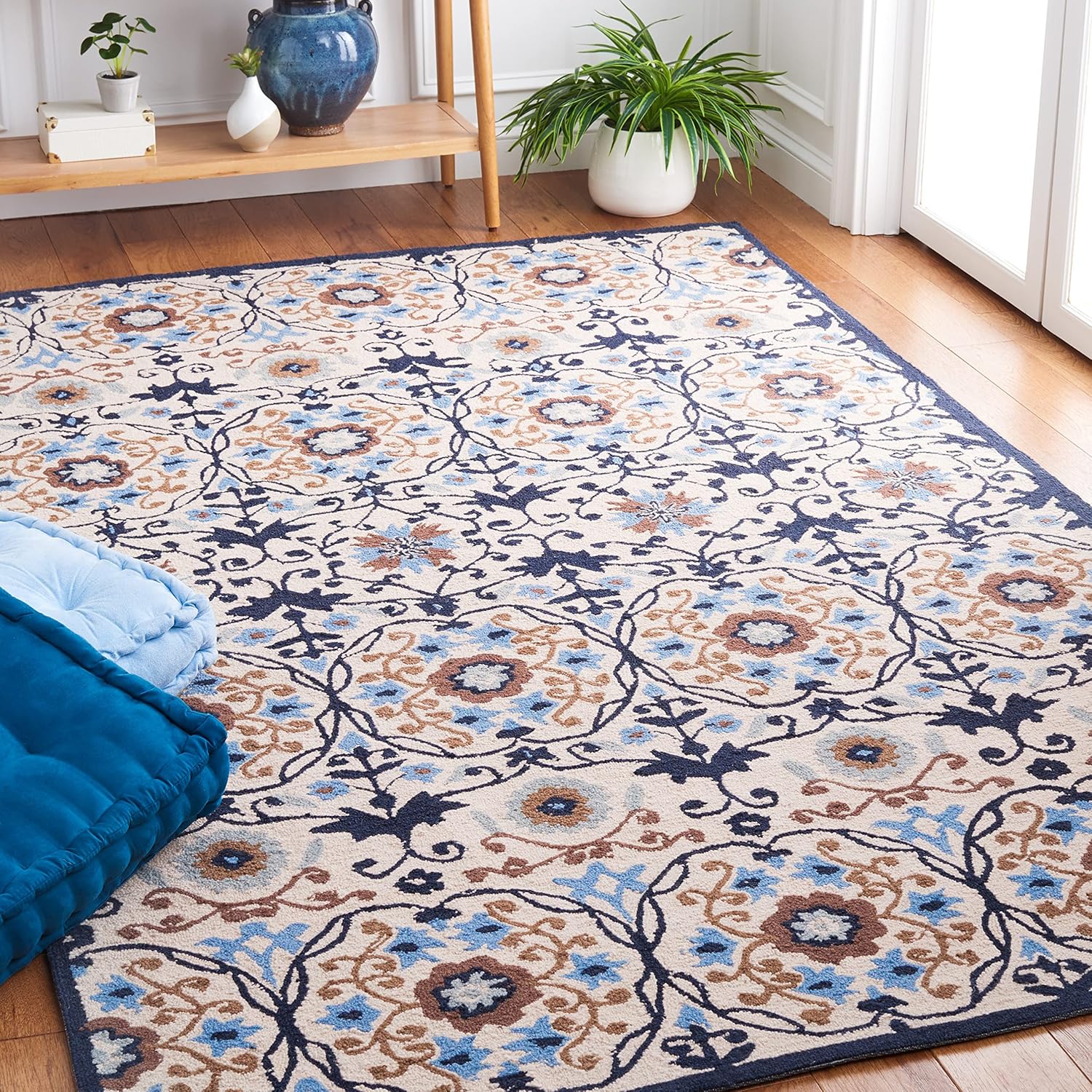 SAFAVIEH Chelsea Collection Accent Rug - 3'9" x 5'9", Ivory & Navy, Hand-Hooked French Country Wool, Ideal for High Traffic Areas in Entryway, Living Room, Bedroom (HK727A)