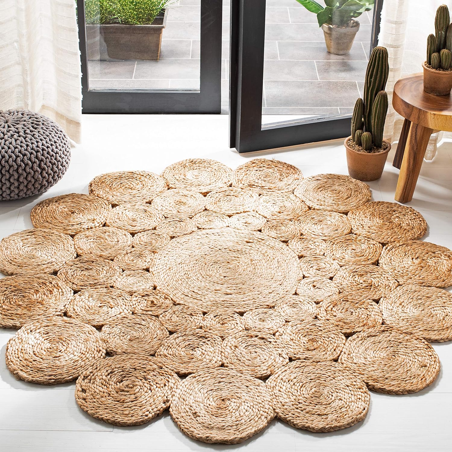 SAFAVIEH Natural Fiber Round Collection 4' Round Natural NF166A Handmade Boho Charm Farmhouse Jute Area Rug