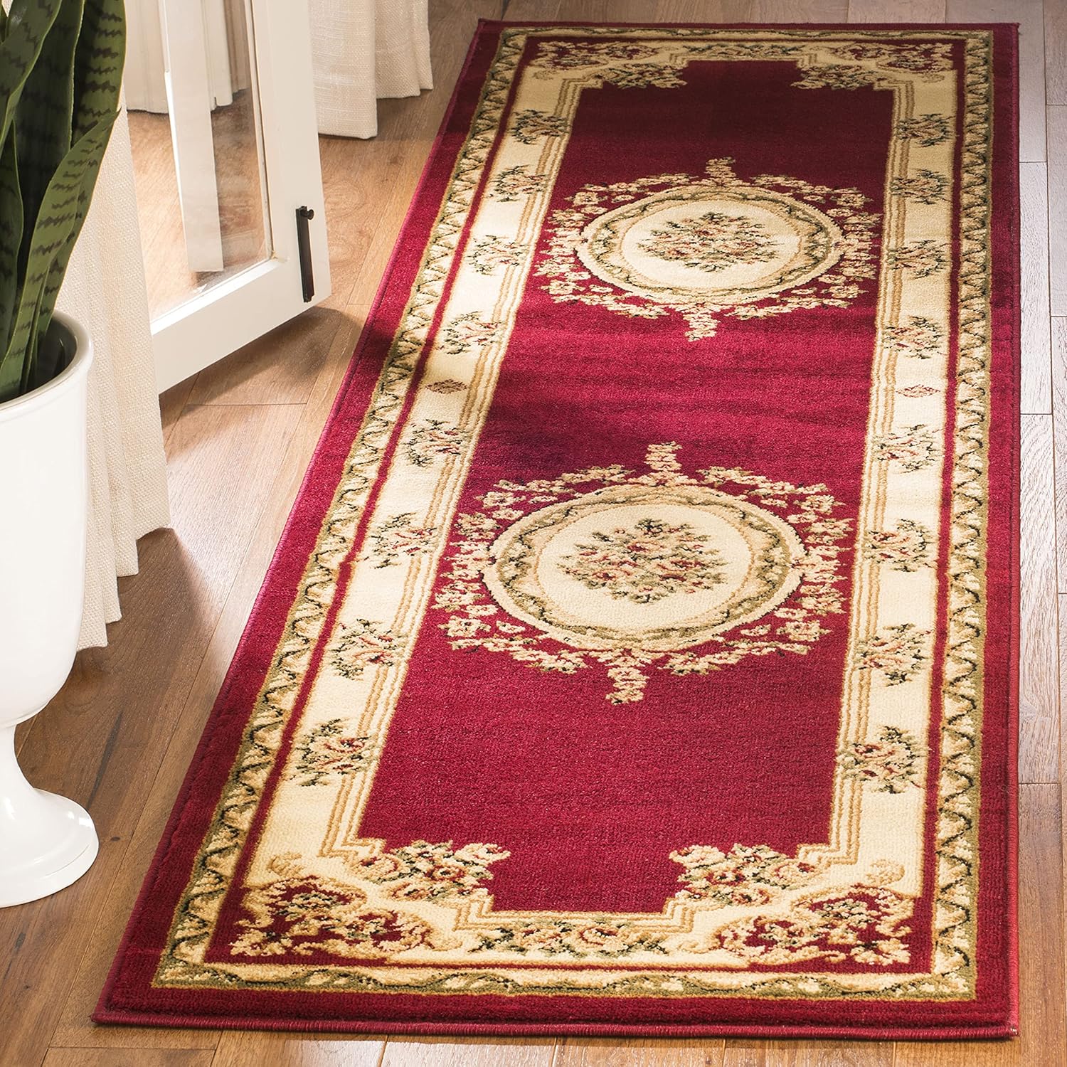 SAFAVIEH Lyndhurst Collection Accent Rug - 2'3" x 4', Sage & Ivory, European Medallion Design, Non-Shedding & Easy Care, Ideal for High Traffic Areas in Entryway, Living Room, Bedroom (LNH218B)