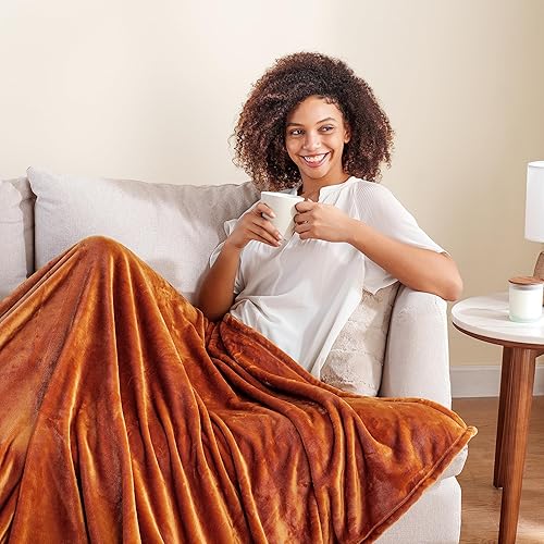 Miniatura 10 de Berkshire Blanket Manta clásica de VelvetLoft sólida, ligera, suave y mullida para cama y sofá, color morado berenjena, 50 x 60 pulgadas