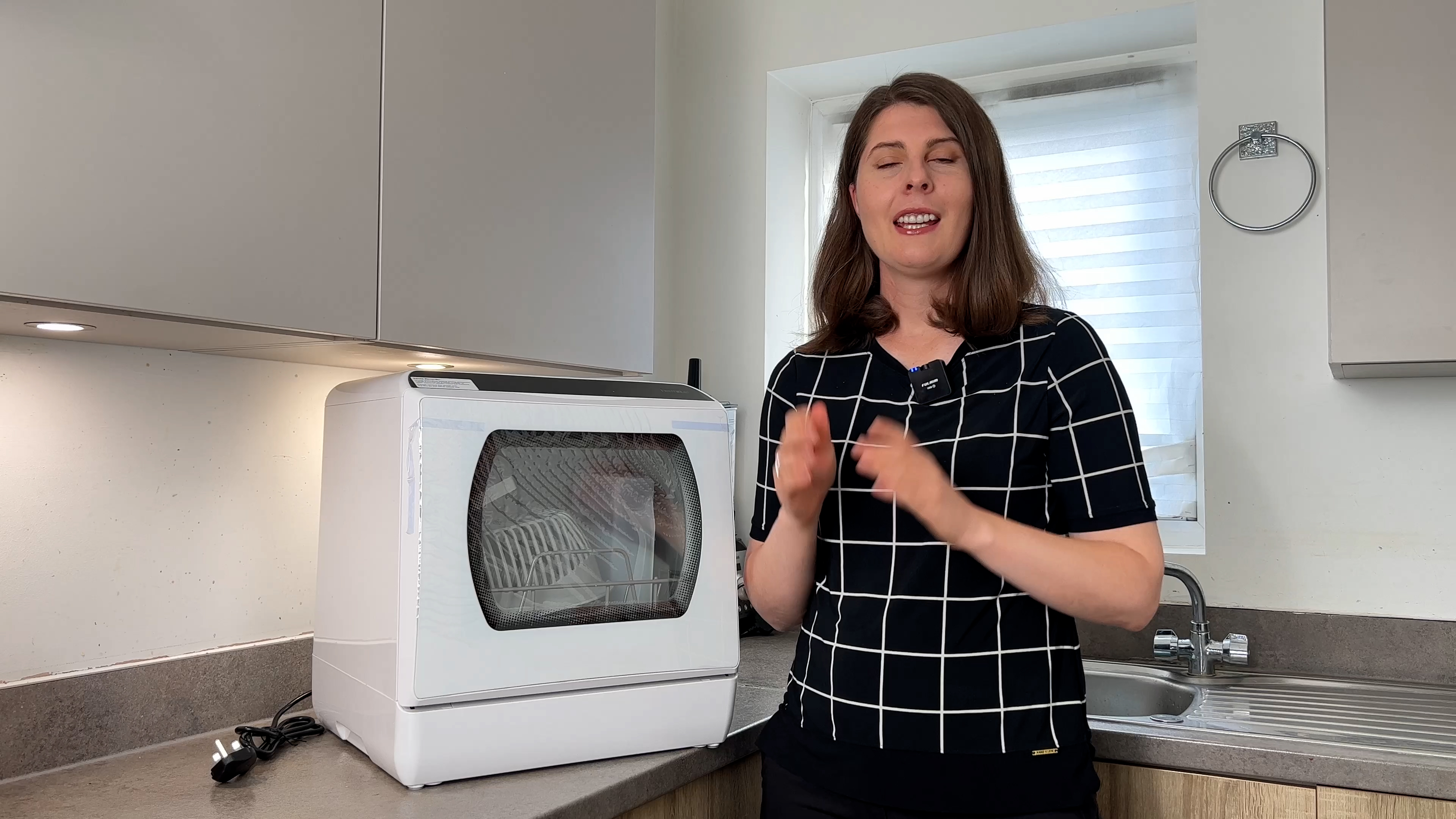 Amazon.com: Hermitlux Countertop Dishwasher, 5 Washing Programs