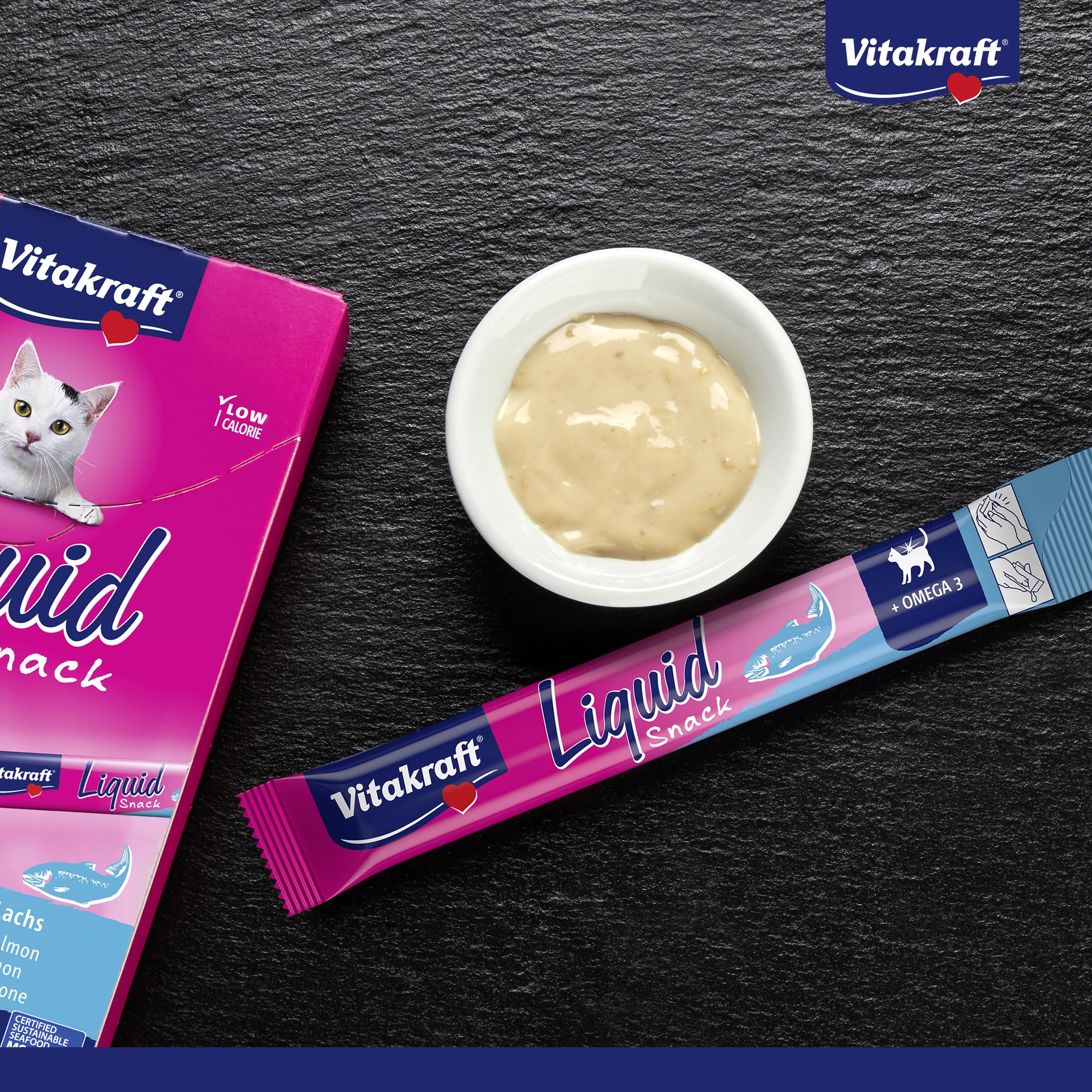 Vitakraft Liquid Snack Cremoso para Gatos con Salmón y Omega 3, Bolsitas Individuales, 6x15g