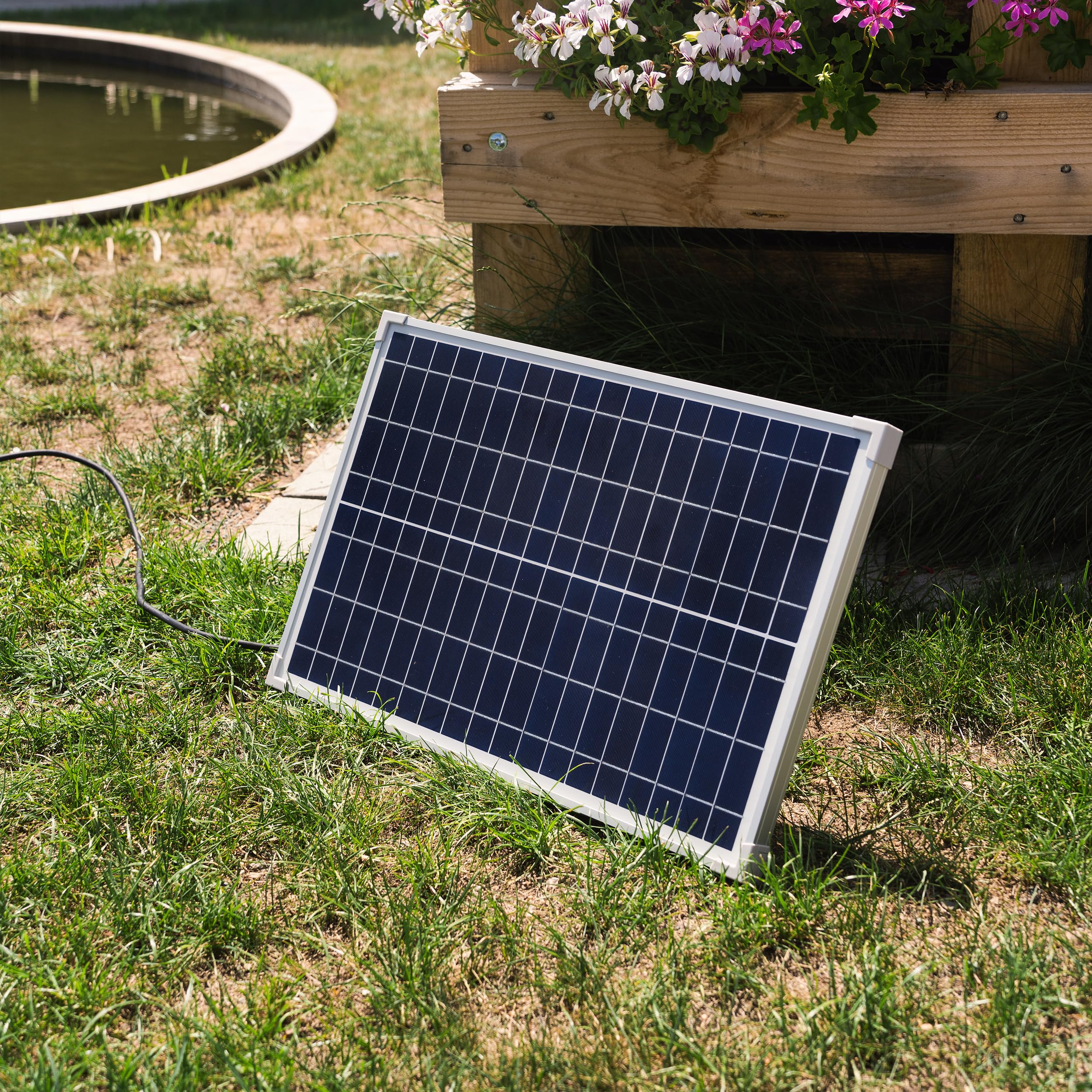 Esotec Solar Bachlaufpumpe Waterfall 1600 l/h mit 25W Solarmodul – Wasserfall Pumpe für Gartenteich, Bachlauf & Quellstein – 2,3m Förderhöhe 101018