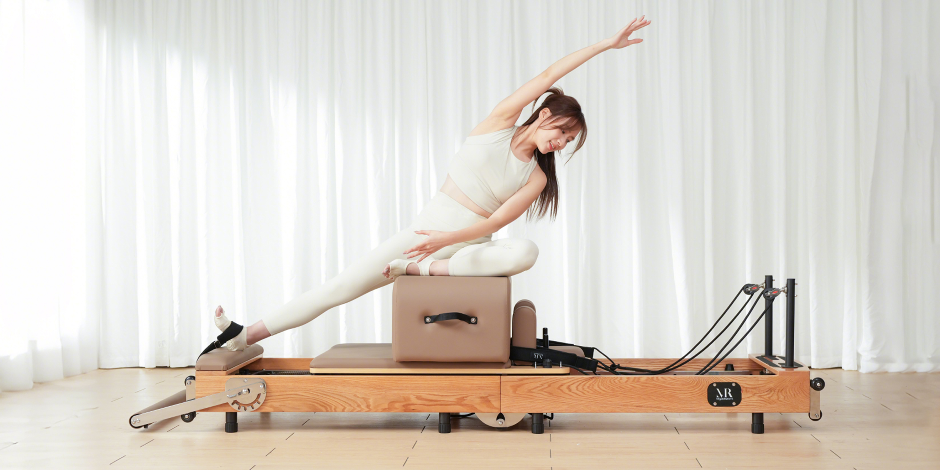 Amazon.co.jp: miyabireform 折り畳み式ピラティスリフォーマー 移動可