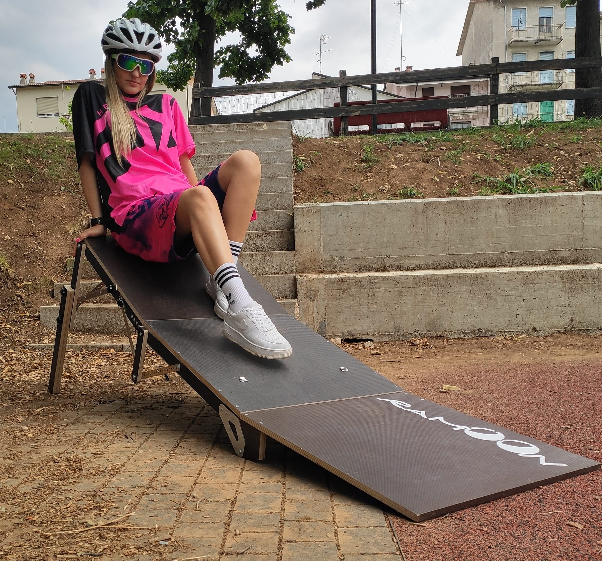Ramp MTB, BMX, Dirtbike zum Springen, faltbar, tragbar auf der Schulter, von Ramoon Rampe.