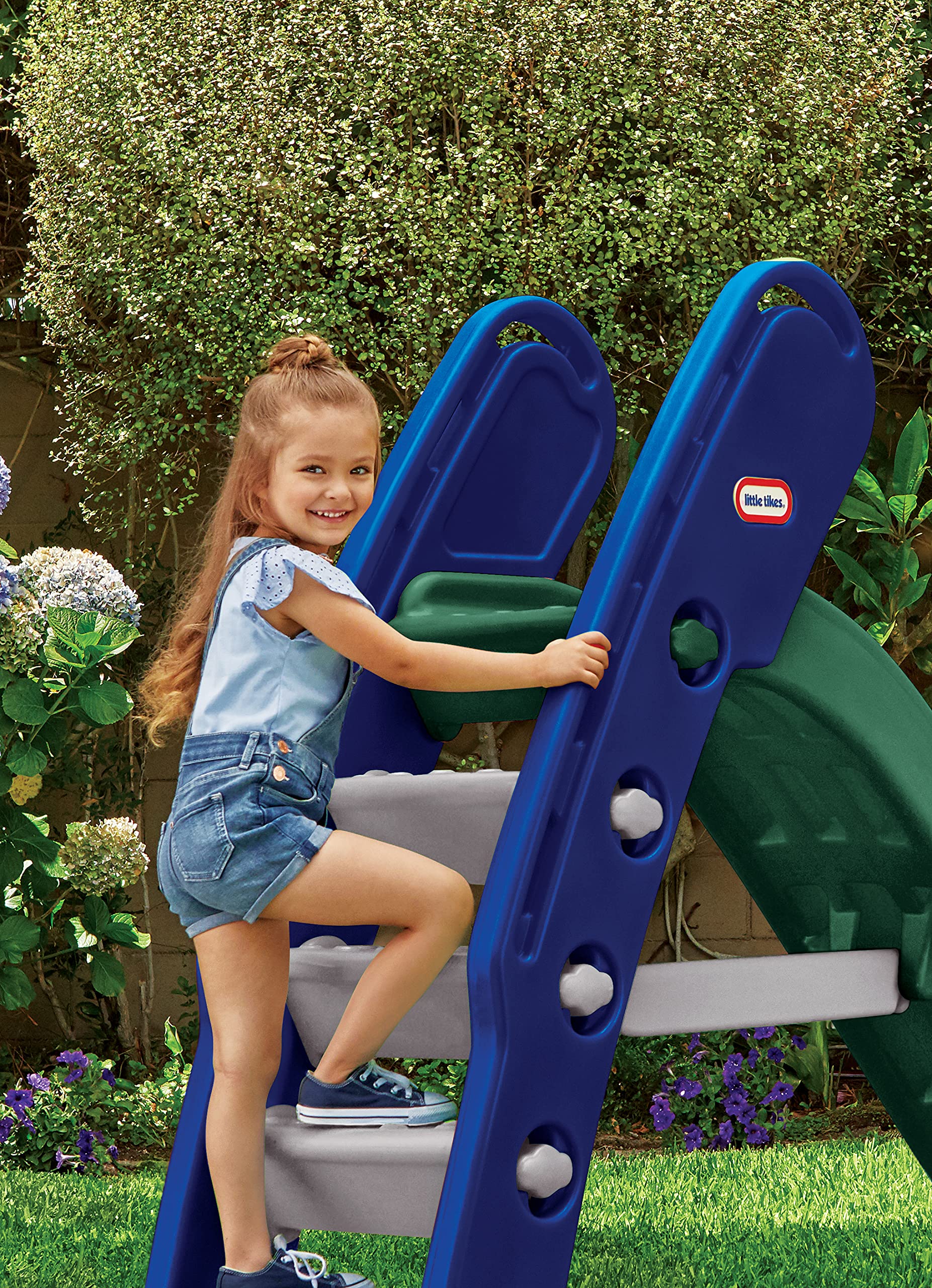 little tikes Easy Store Giant Slide - Rutsche für Kinder - Eingebaute Handläufe, breite stabile Basis - Für Kinder ab 24 Monaten bis 6 Jahren