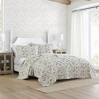 Amazon.com: Laura Ashley - Queen Quilt Set, Reversible