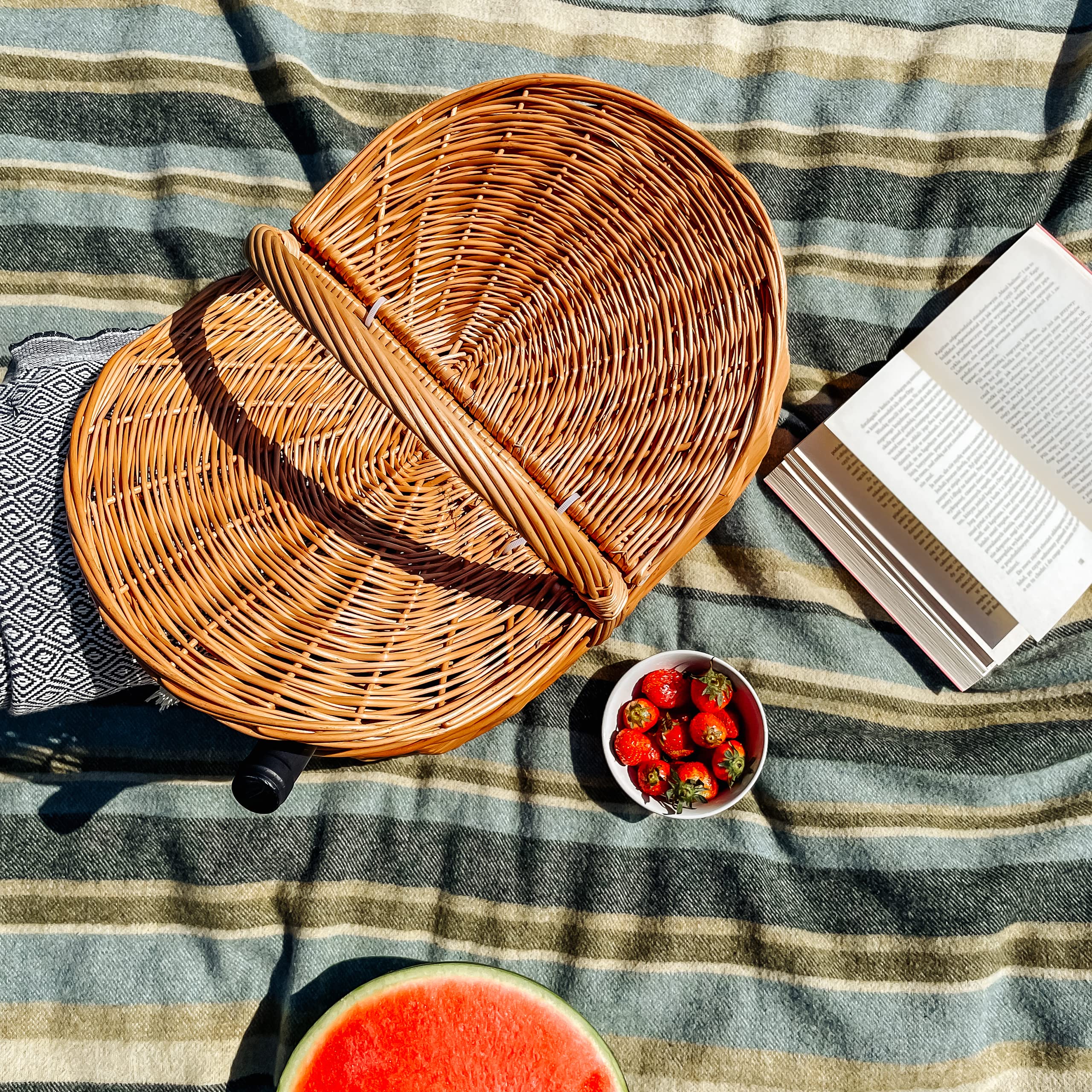 Creative Home Cesta de Mimbre Grande con Asa y Tapa Picnic | 45 x 30 x 38cm (+/- 2cm) Ligera | para Compra Regalo Plantas Decoración | Tejida a Mano | Marrón Natural | Multiuso, Práctica y Duradera