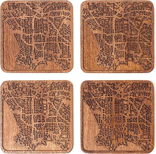 O3 Design Studio - Juego de 4 posavasos de madera Sapele con mapa de la ciudad, hecho a mano