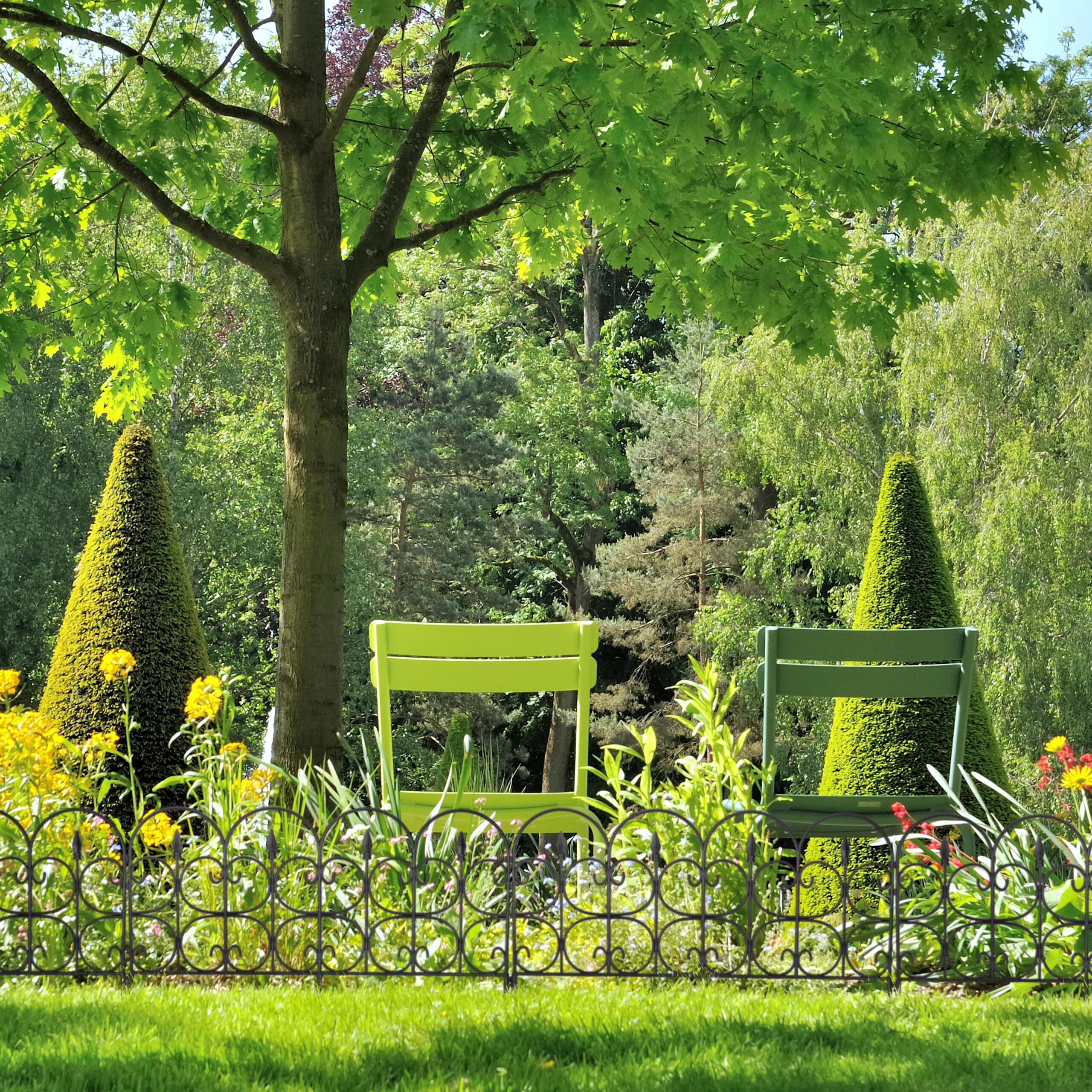 Relaxdays Recinzione per Aiuole in Plastica, H x L: 38 x 69 cm, Set da 8, Recinto Decorativo, Paletti per Giardino, Nero