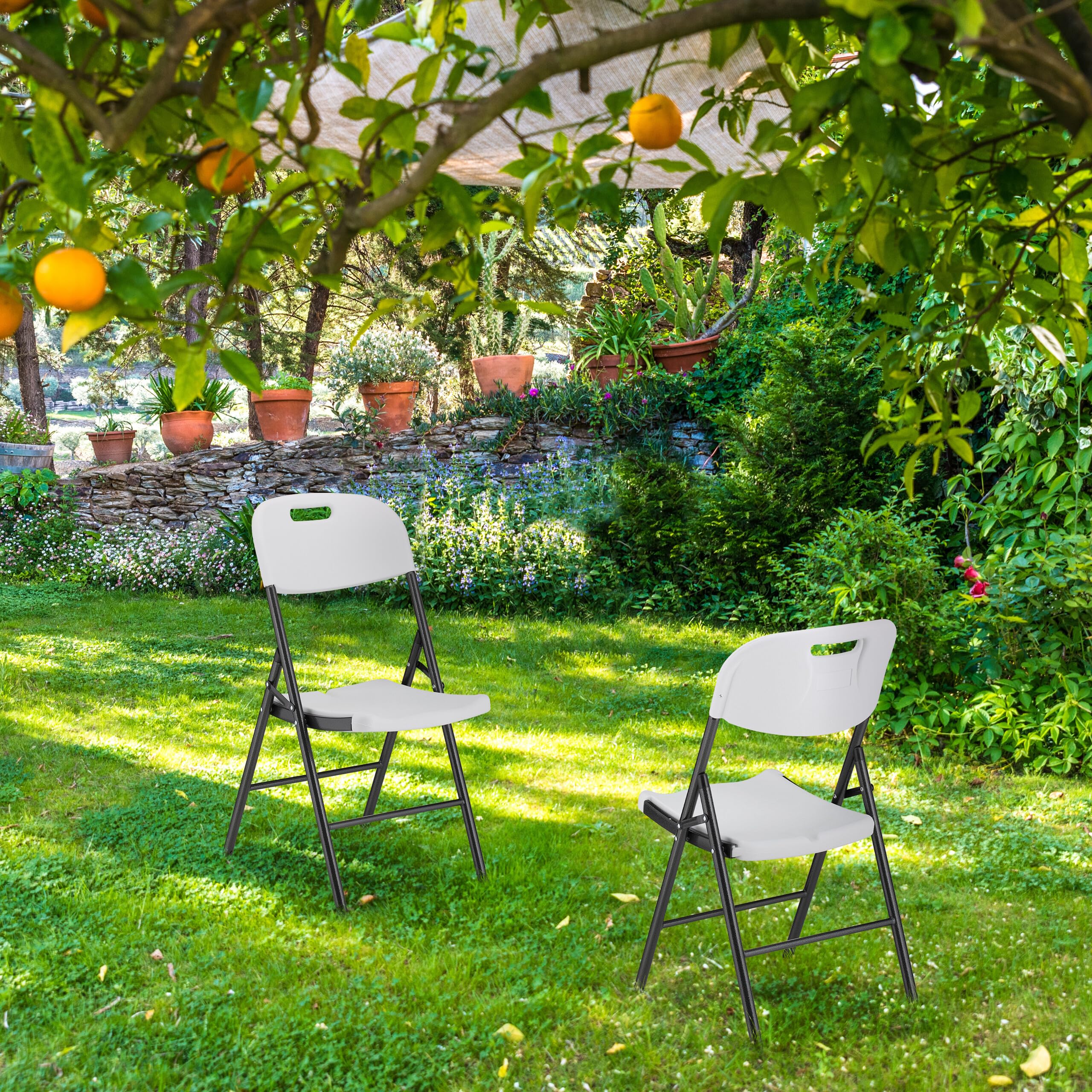 Relaxdays Chaise de Jardin Pliante, Lot de 2, pour l'extérieur, 150 kg, résistante aux intempéries, Noir-Blanc