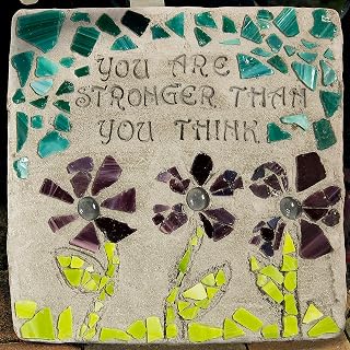 Milestones DIY Leaf Stepping Stone Kit - Easy Family Craft for Gardens, Paths & Flower Beds by Midwest Products