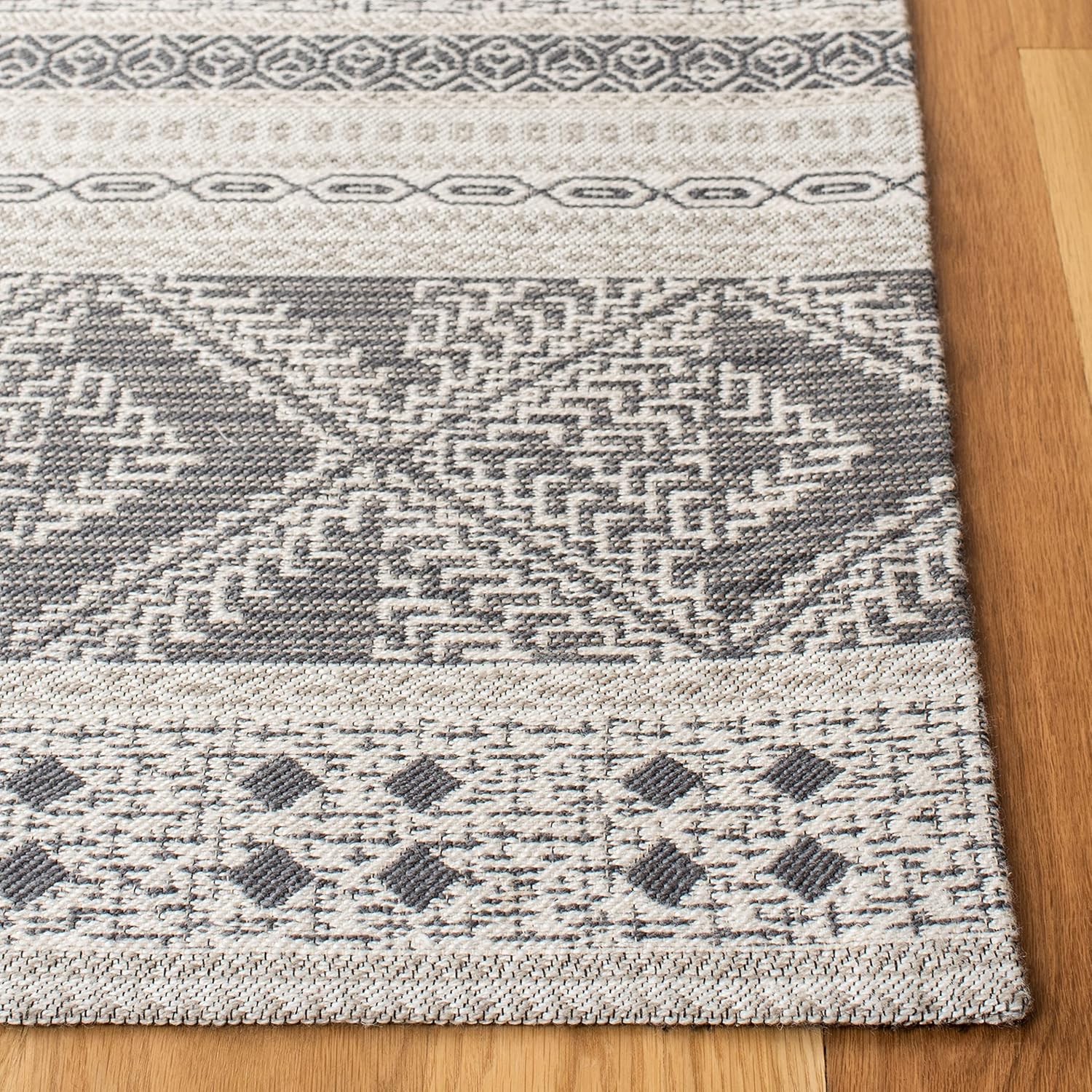 SAFAVIEH Classic Vintage Collection Runner Rug - 2'3" x 8', Grey, Handmade Moroccan Boho, Ideal for High Traffic Areas in Living Room, Bedroom (CLV717F)