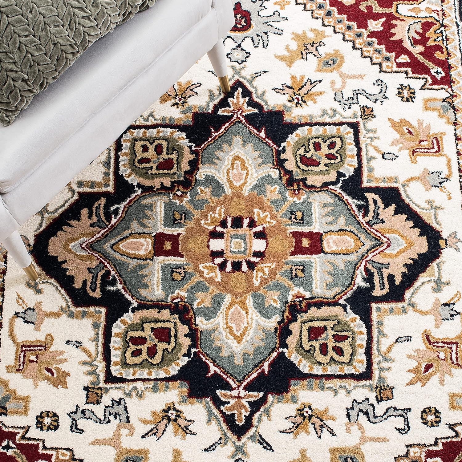 Ivory and Red Hand-Tufted Wool 5' x 8' Area Rug
