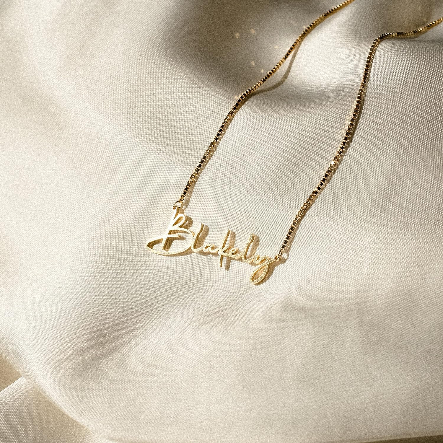 CAITLYNMINIMALIST Personalized Name Necklace, Custom Minimalist Stacking Pendant Necklace for Her, 18K Gold Plated Silver, Personalized Gradution Gift for Her