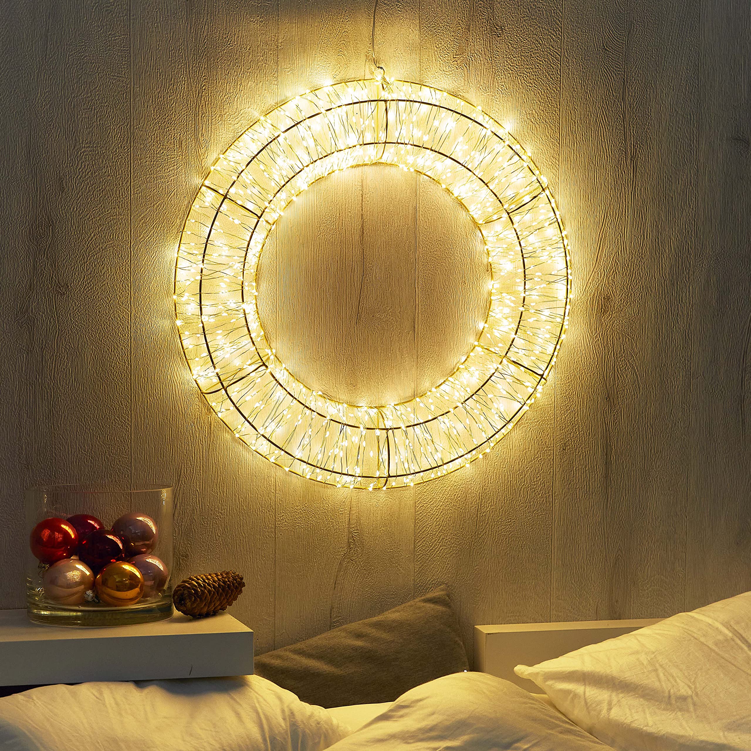 Northpoint XXL LED Lichtkranz in Gold 1000 Micro LEDs 50cm Durchmesser, mit Timerfunktion, für Innen und Außen geeignet